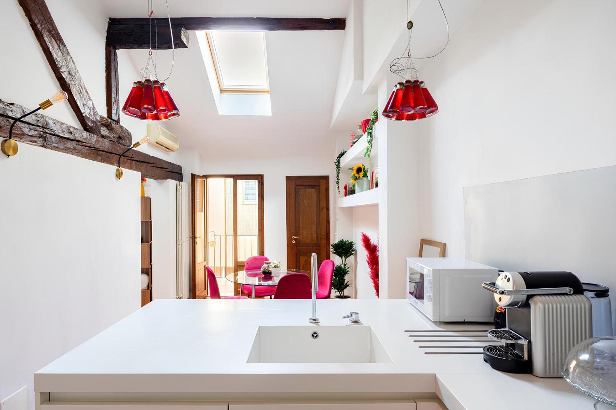 Bright Design House In The Heart Of Apartment Bologna