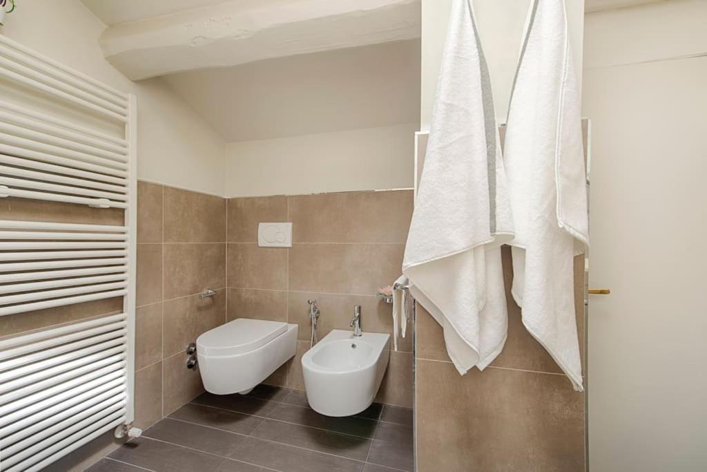 Elegant With Private Lift Apartment *