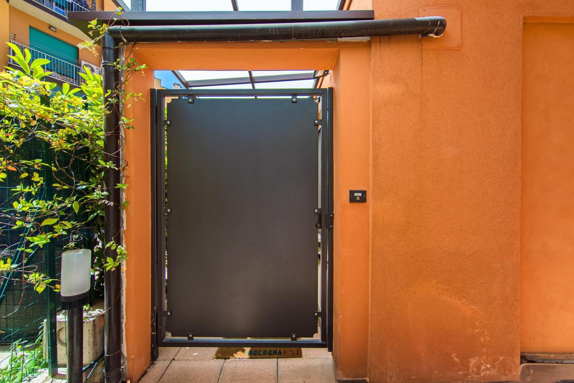 Nettuno - Private Garden In Center Apartment