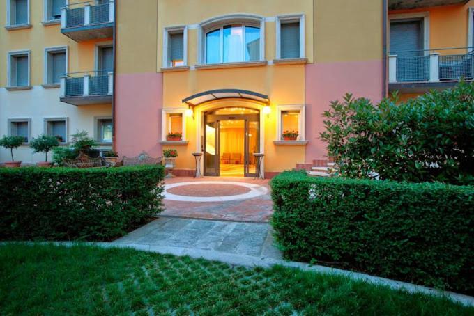 Residenza Carracci Aparthotel *
