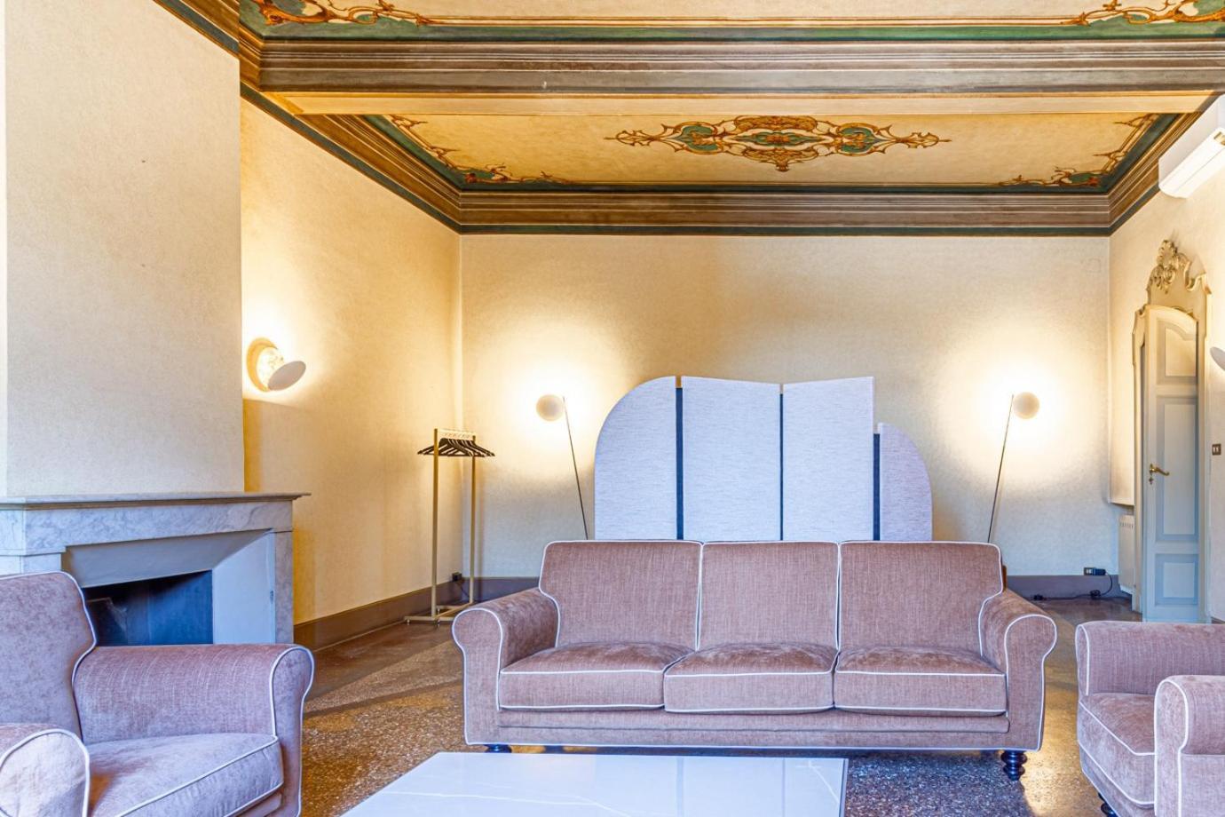 Apartment Casa Hygiea In Canton De' Fiori