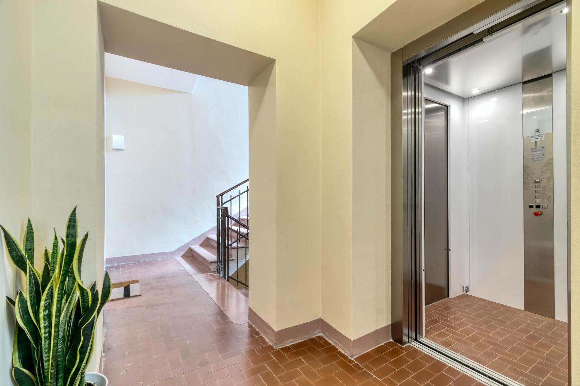 Appartement Carbonara Palace 2 - Luxury Comfort Under Medieval Towers *