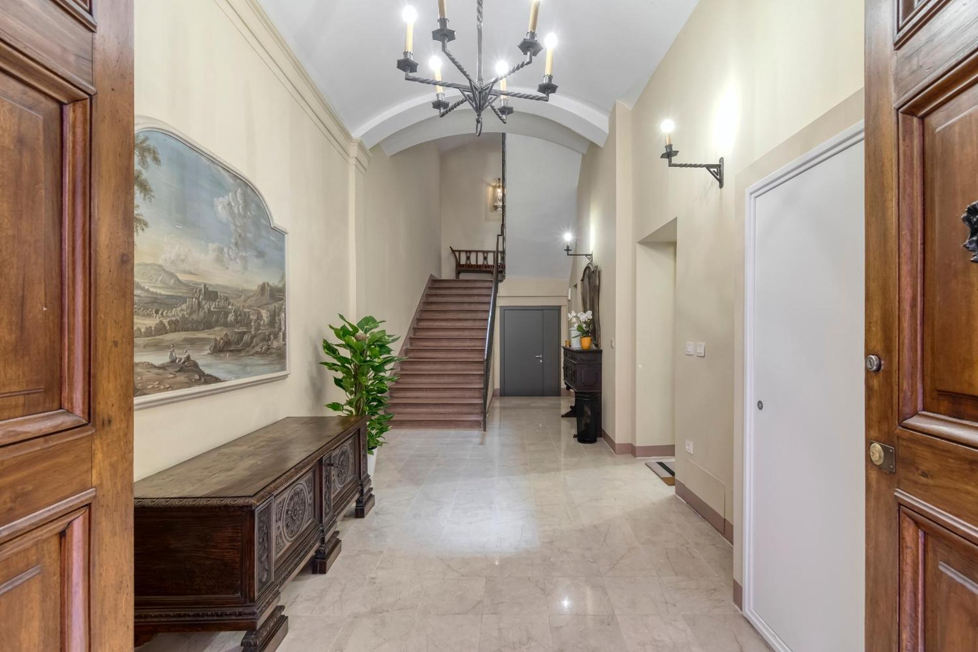 Carbonara Palace 2 - Luxury Comfort Under Medieval Towers