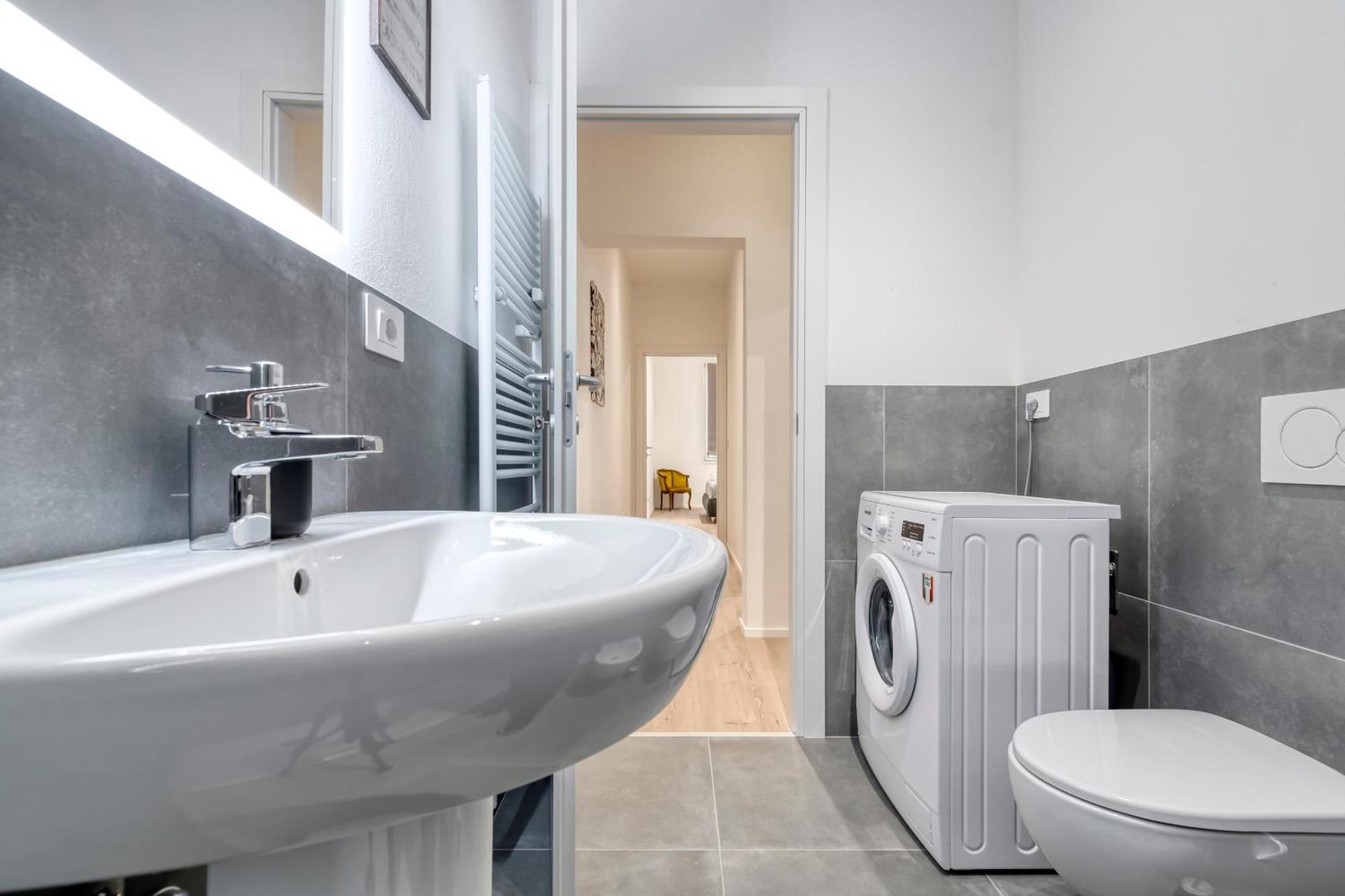 Apartment Carbonara Palace 2 - Luxury Comfort Under Medieval Towers