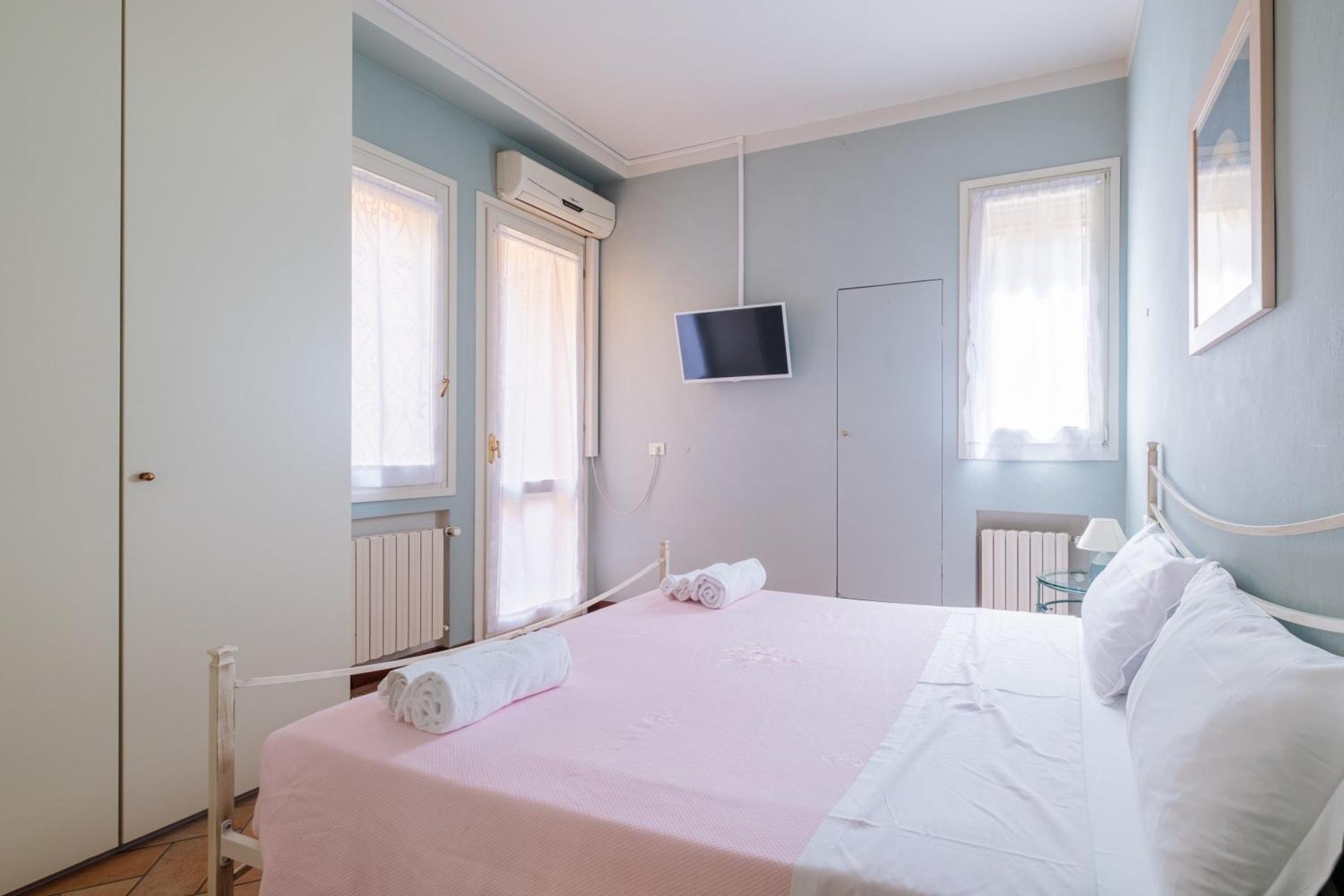 Homeby, Petroni House * Bologna