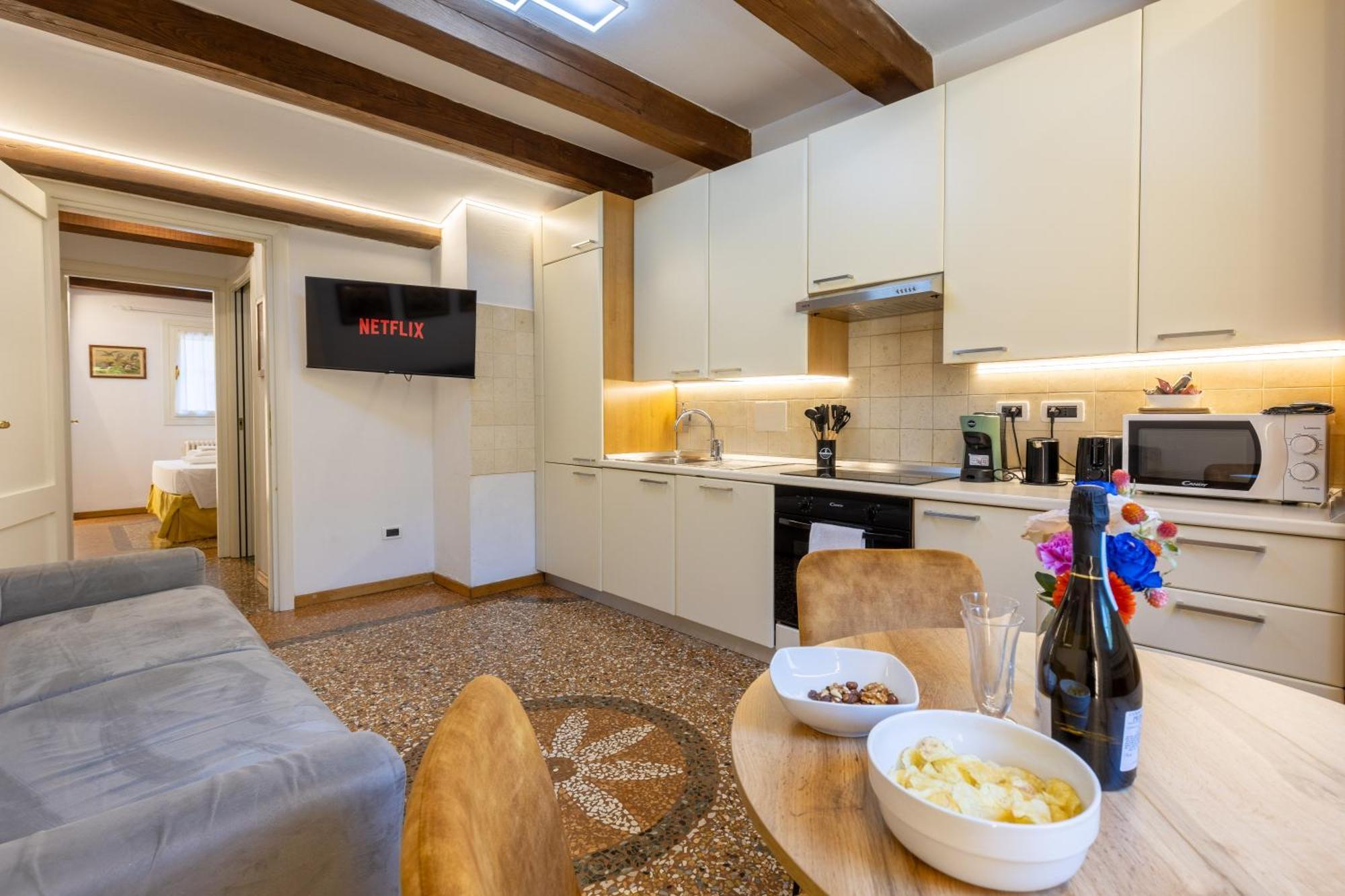 Frassinago Deluxe Suites-bolognarooms * Bologna