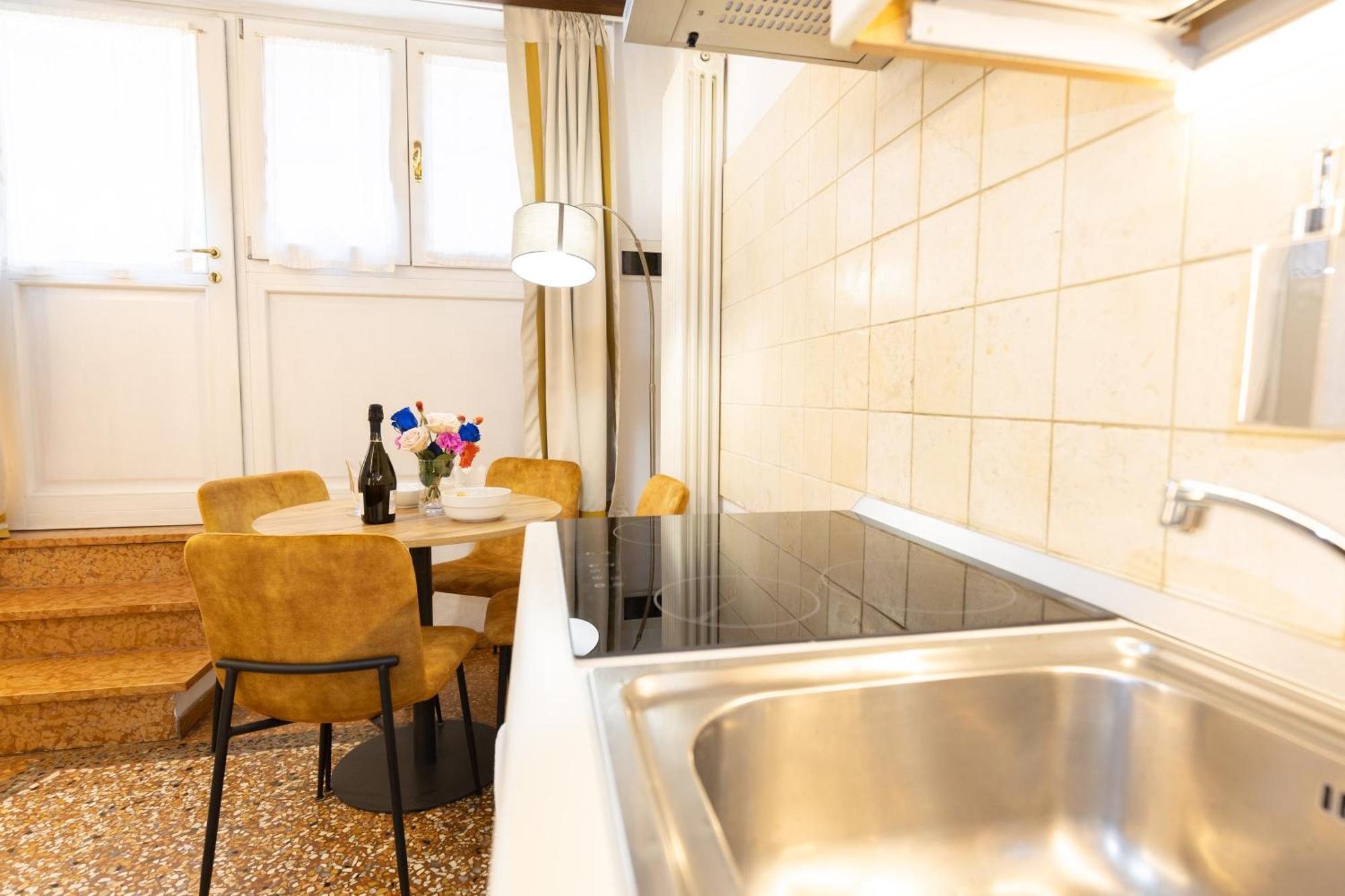 Frassinago Deluxe Suites-bolognarooms Apartment
