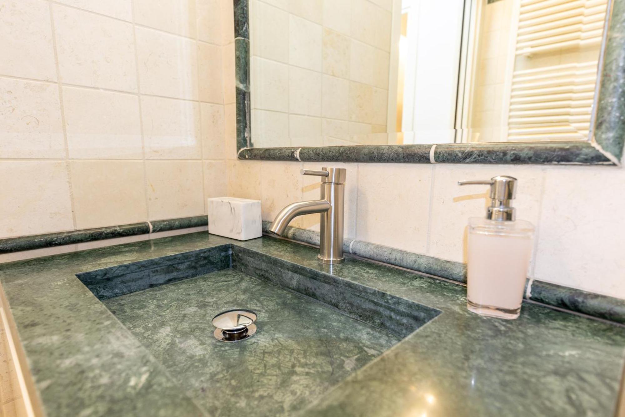 Frassinago Deluxe Suites-bolognarooms * Bologna