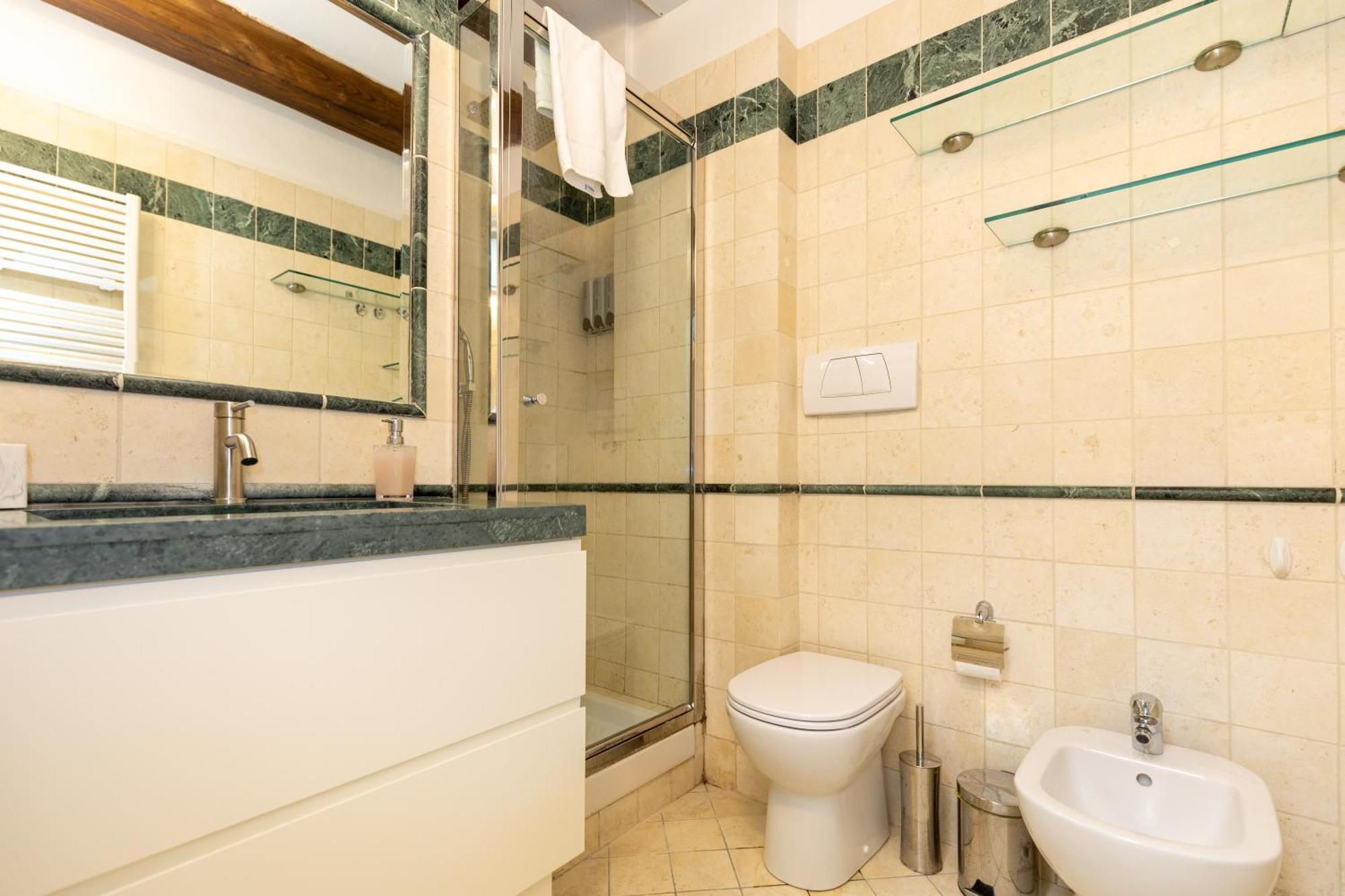 Frassinago Deluxe Suites-bolognarooms *