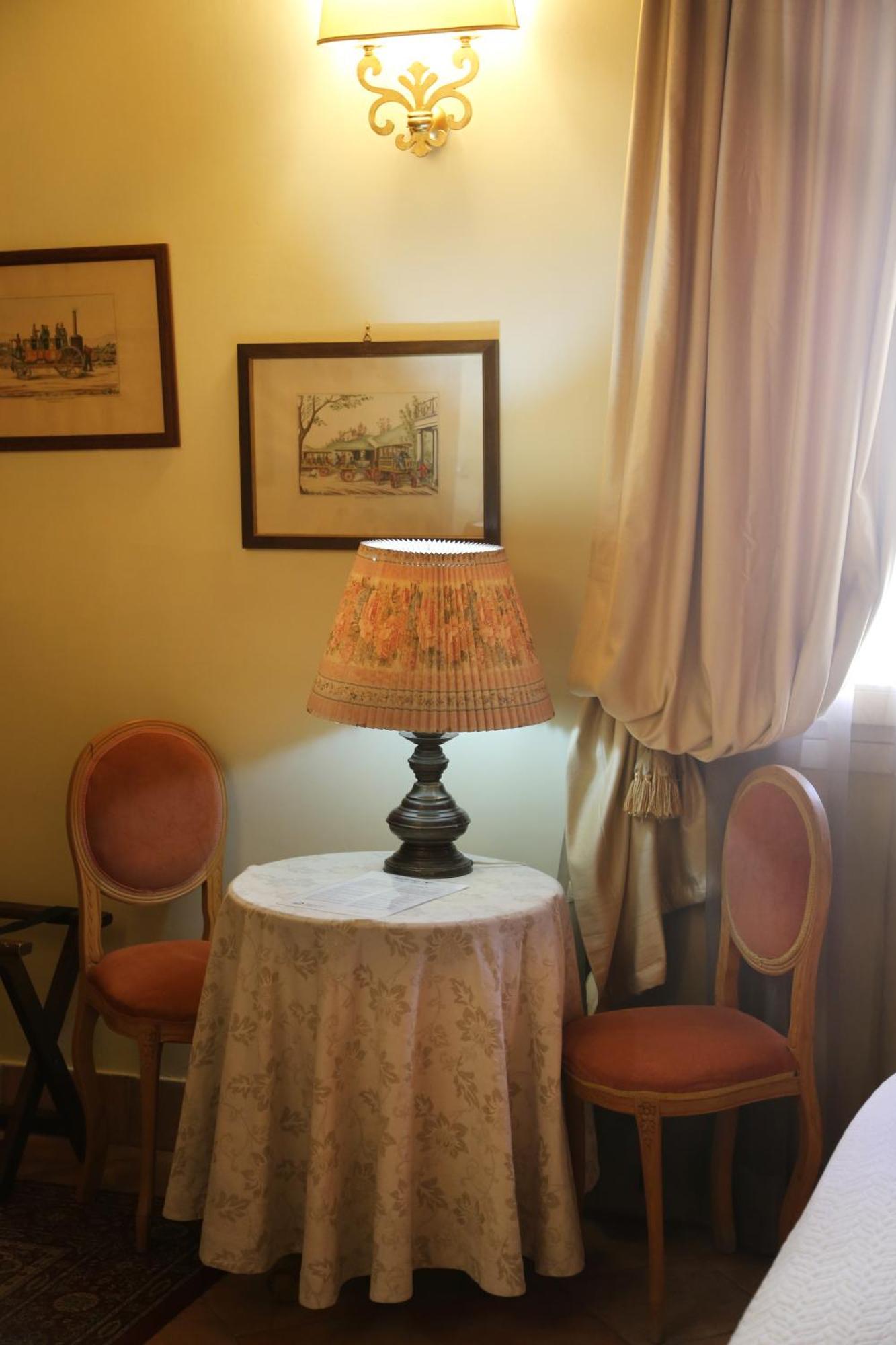 Delle Drapperie Hotel