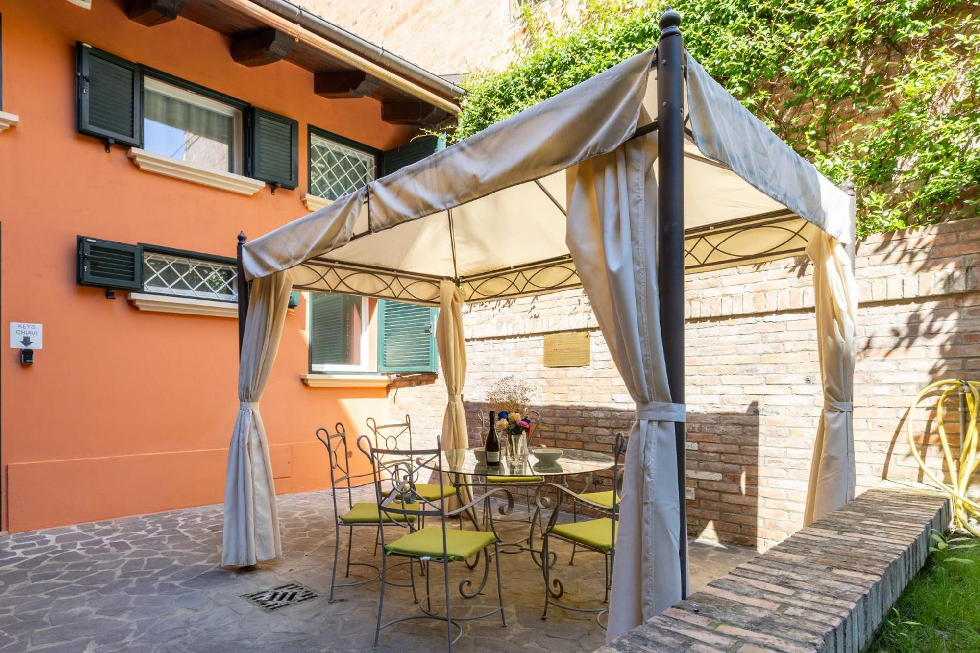 Isaia Garden - Bolognarooms * Bologna