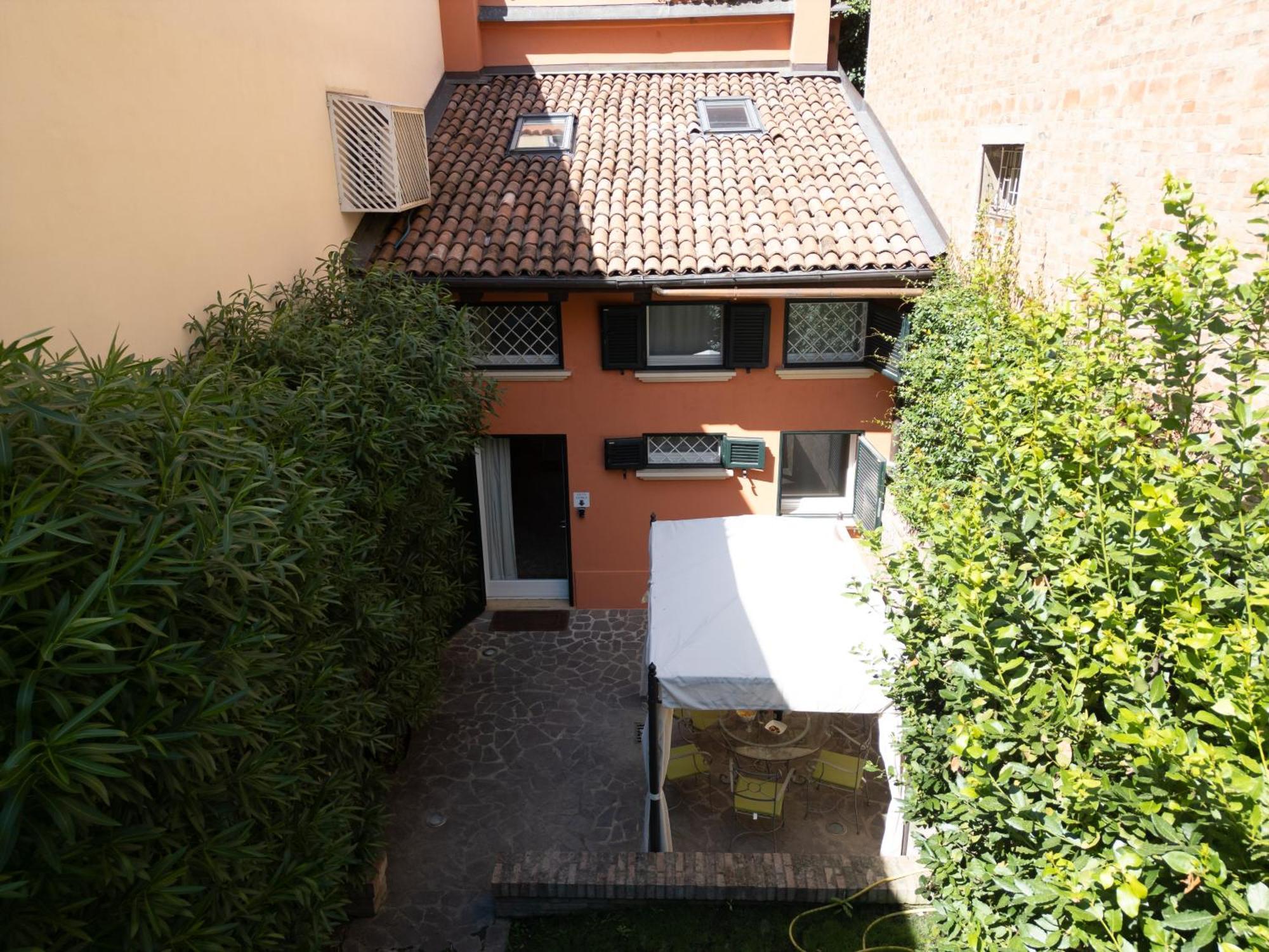 Isaia Garden - Bolognarooms * Bologna