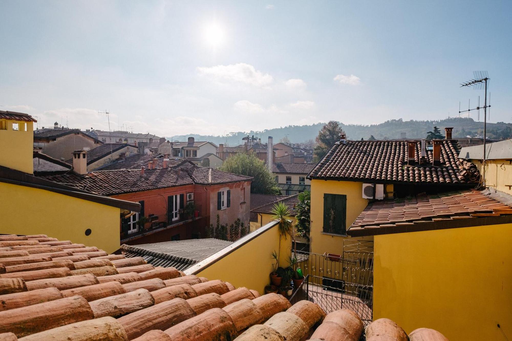 Apartment Attic In Historical Center Bologna