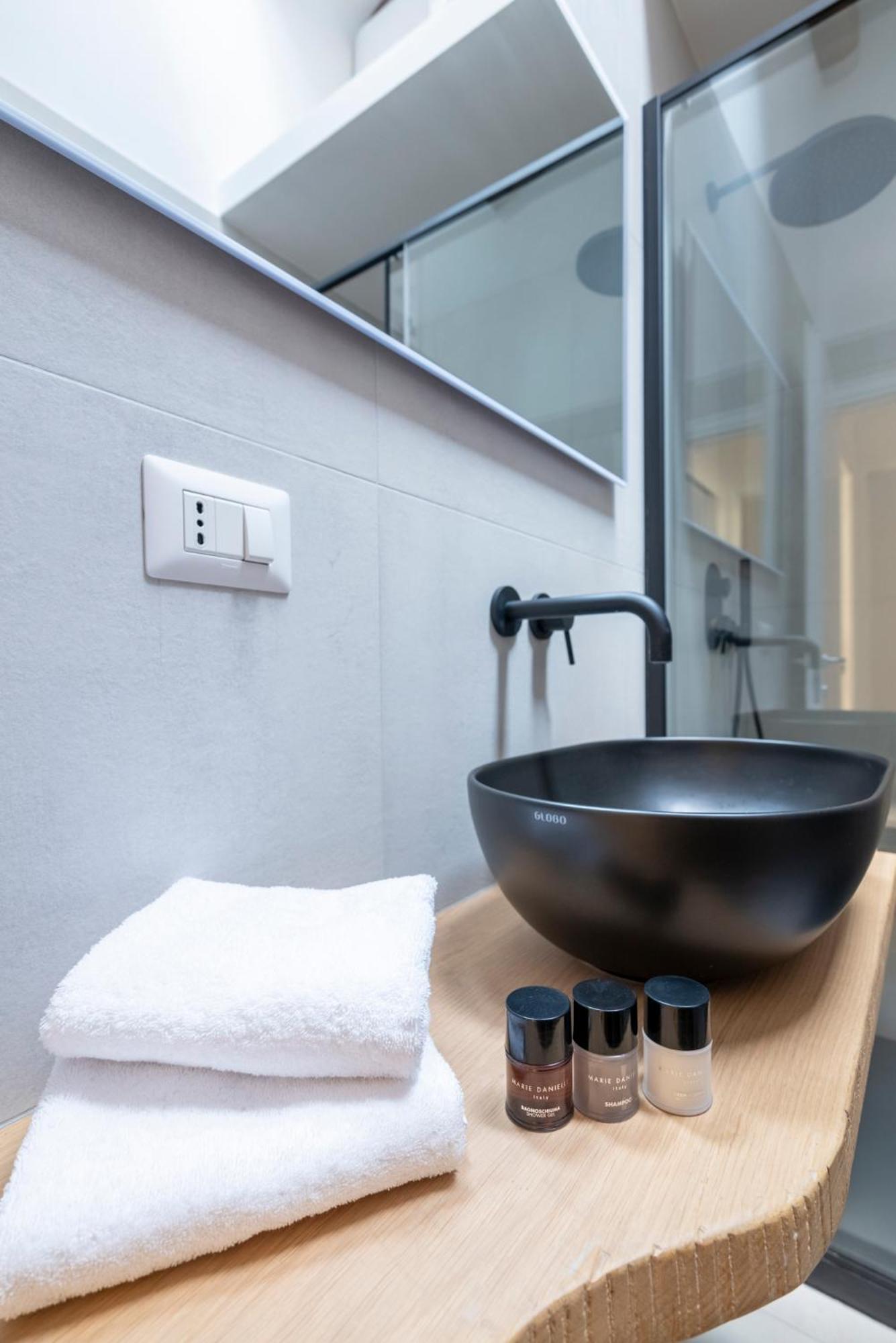 Apartment Aldrovandi Luxury And Bologna