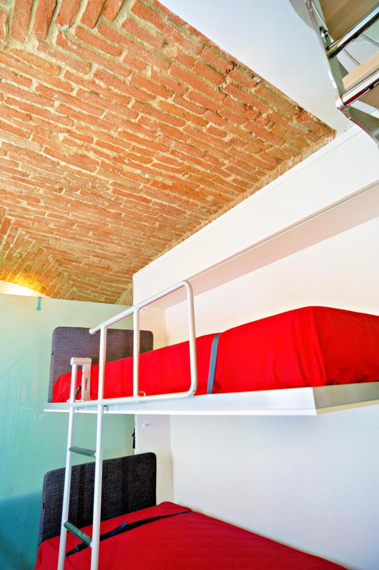 Elegant And Modern Loft In Medieval Bologna
