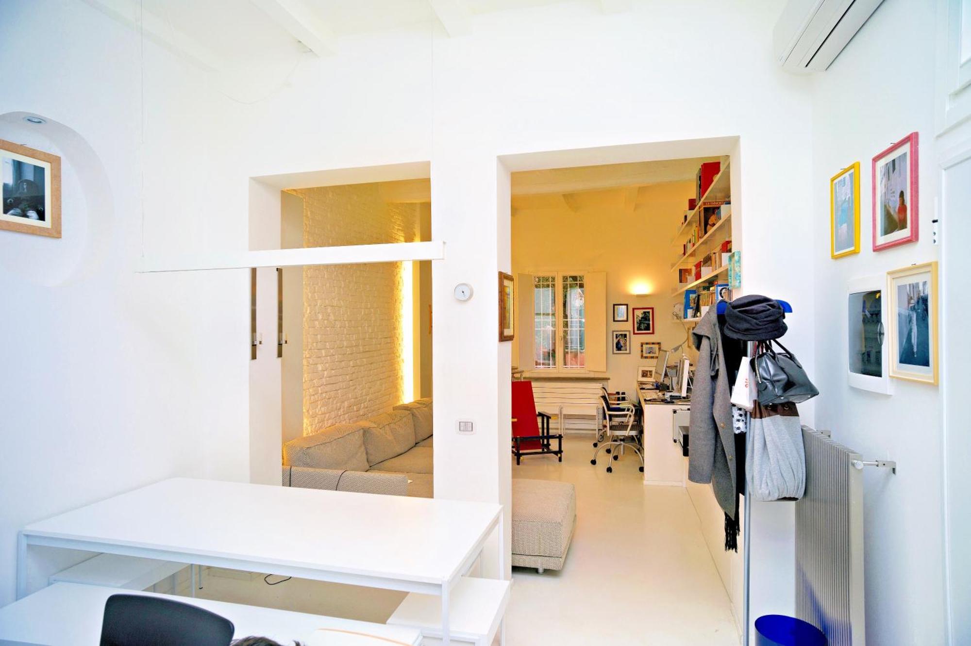 Elegant And Modern Loft In Medieval Bologna