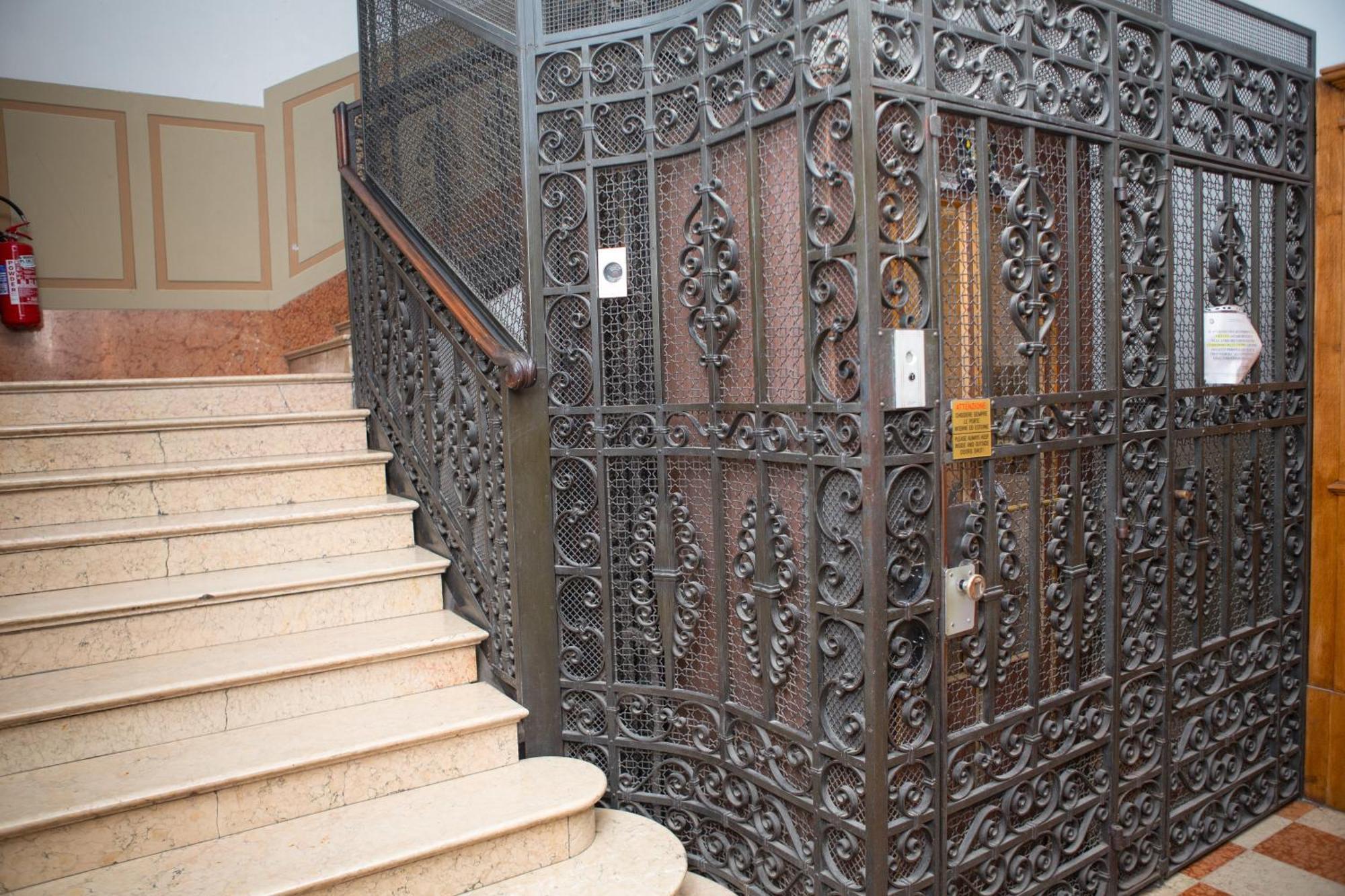Enjoy - Luxury Experience In The Heart Of Apartment Bologna