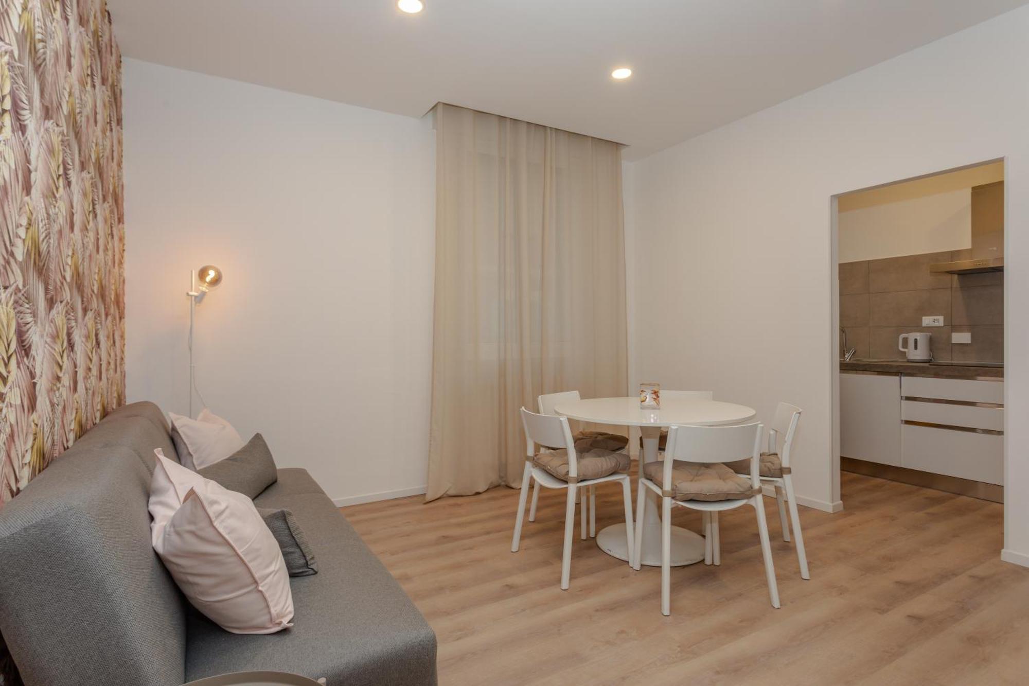 Apartment Family 3