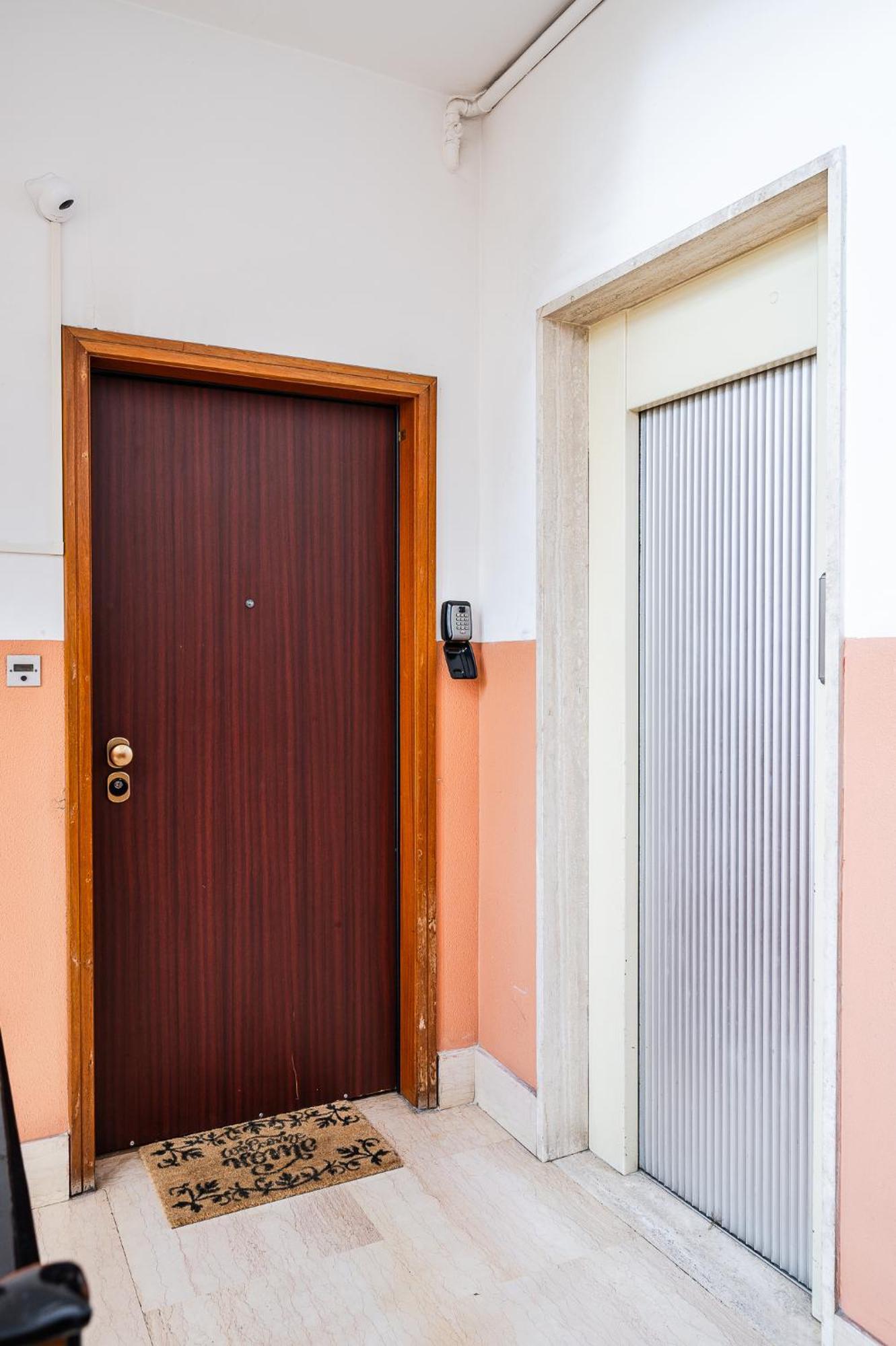 Le Cinque Rose Airport Appartement