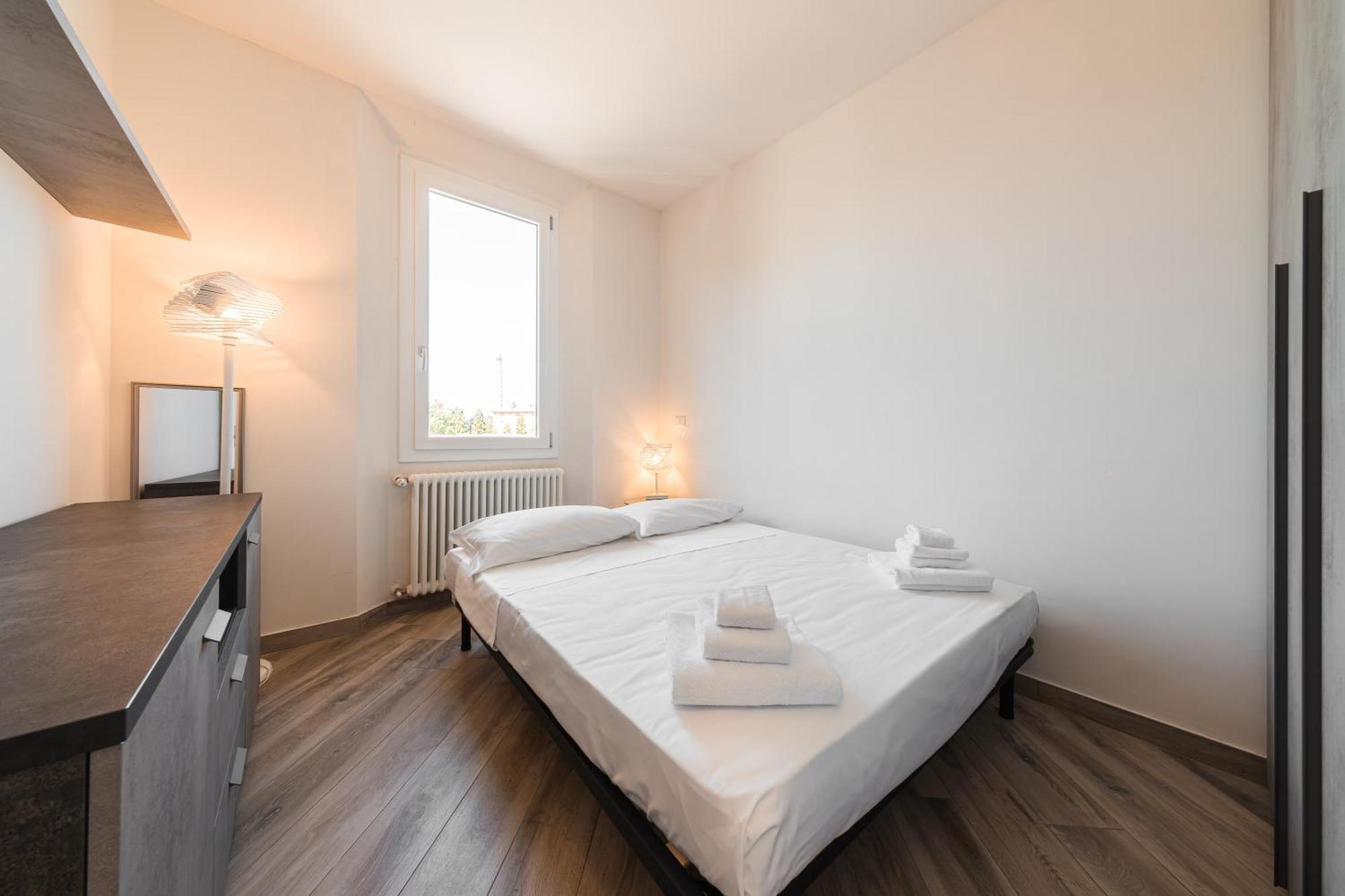Carracci House - Free Parking - Station - Center E Fiera Apartment Bologna