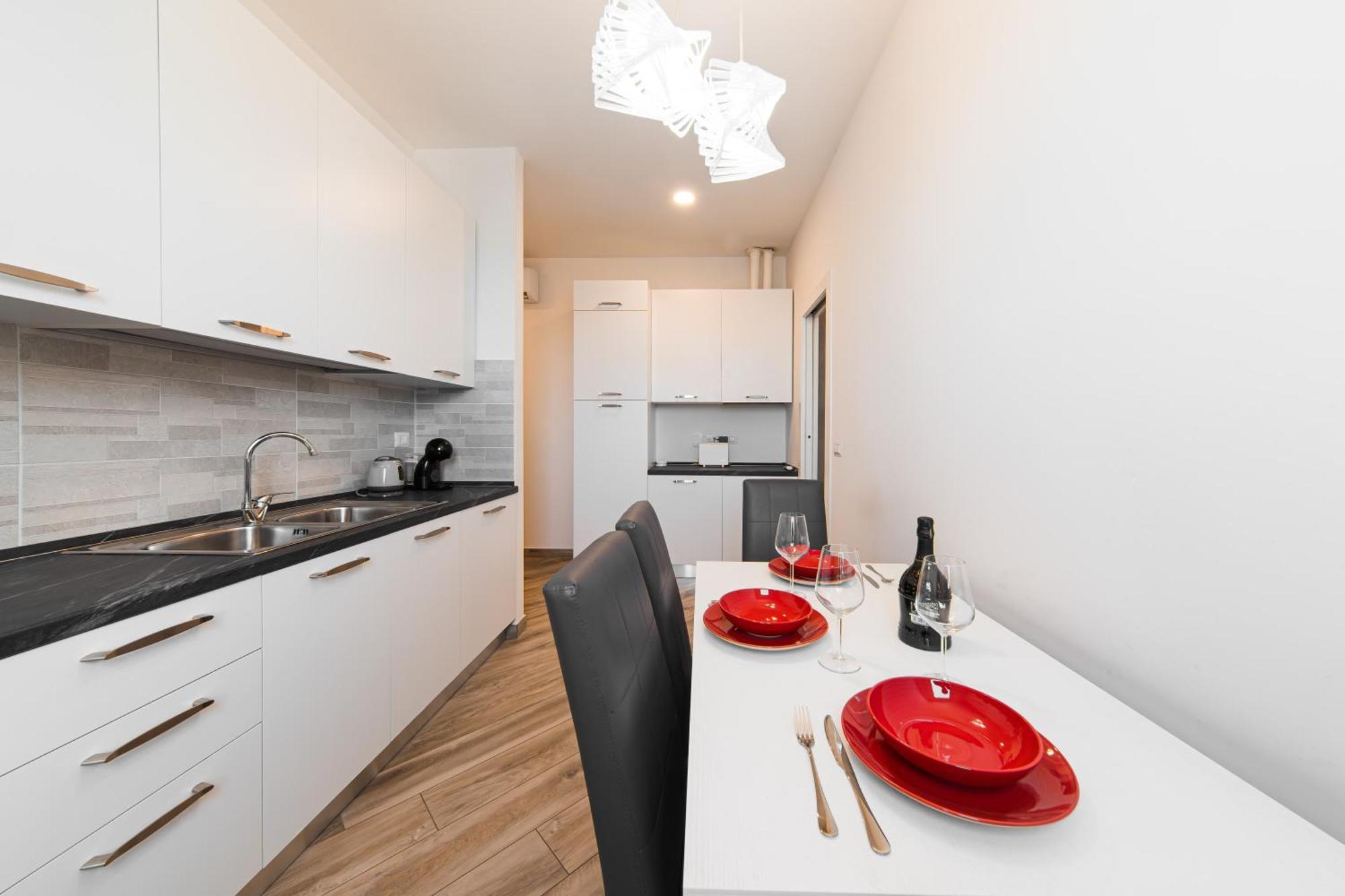 Apartment Carracci House - Free Parking - Station - Center E Fiera *