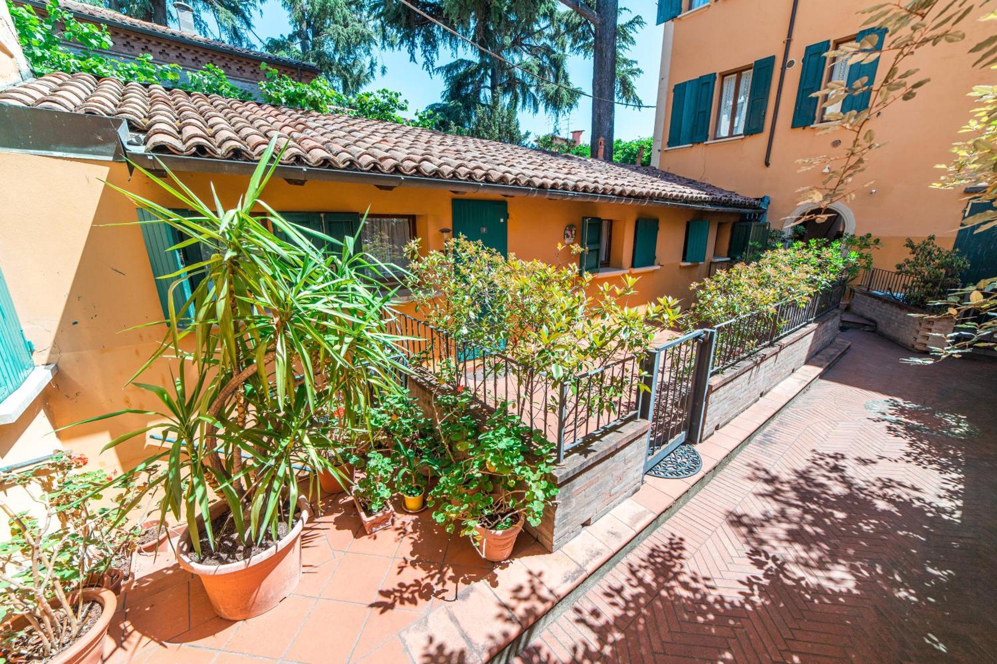Porta Saragozza Apartment