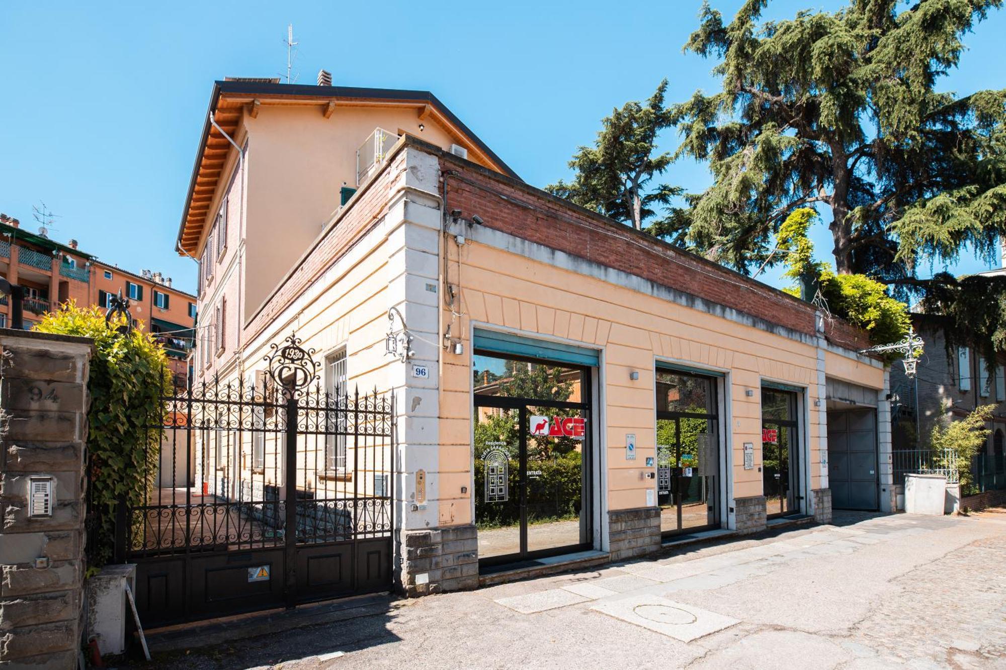 Porta Saragozza Apartment