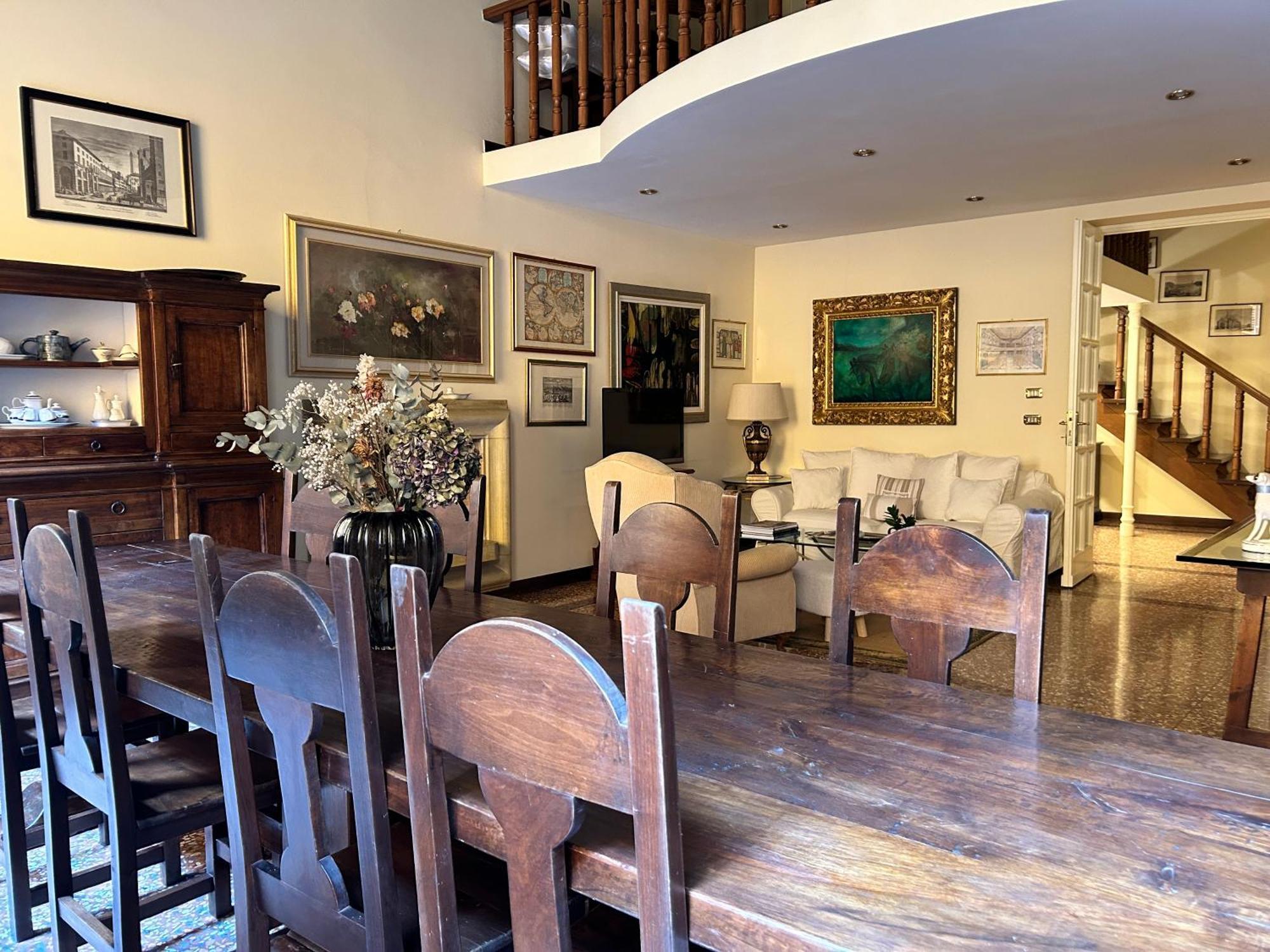 Medieval Art Loft Apartment *