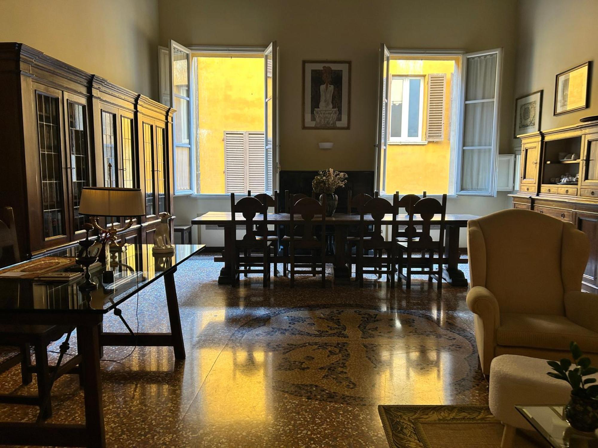 Apartment Medieval Art Loft