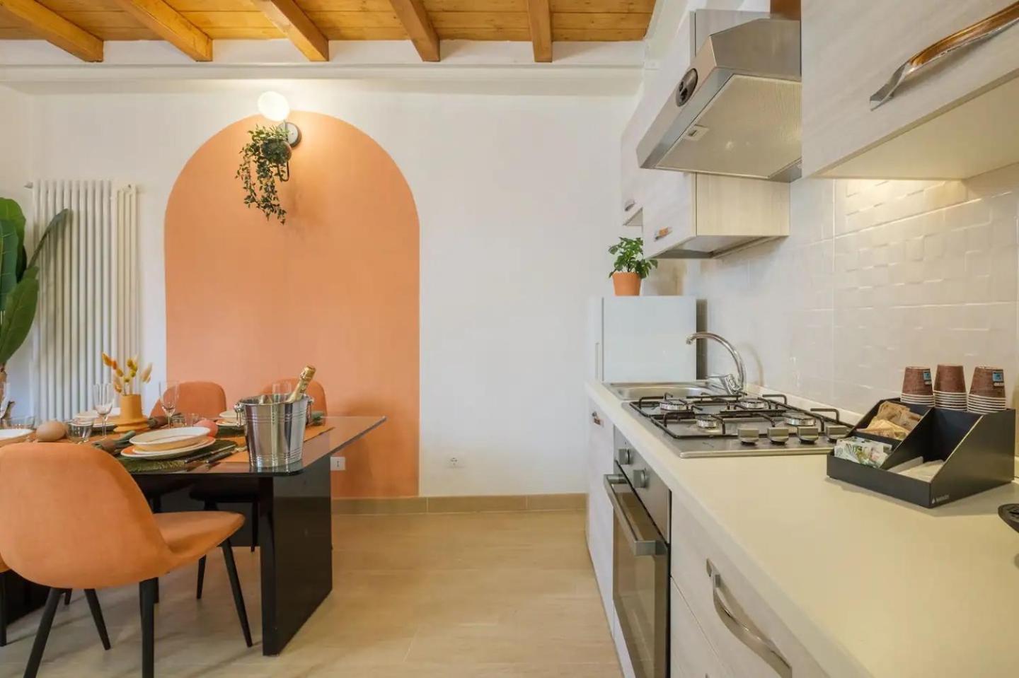 Apartment Charming Vintage By Piazza Maggiore With Garden Bologna