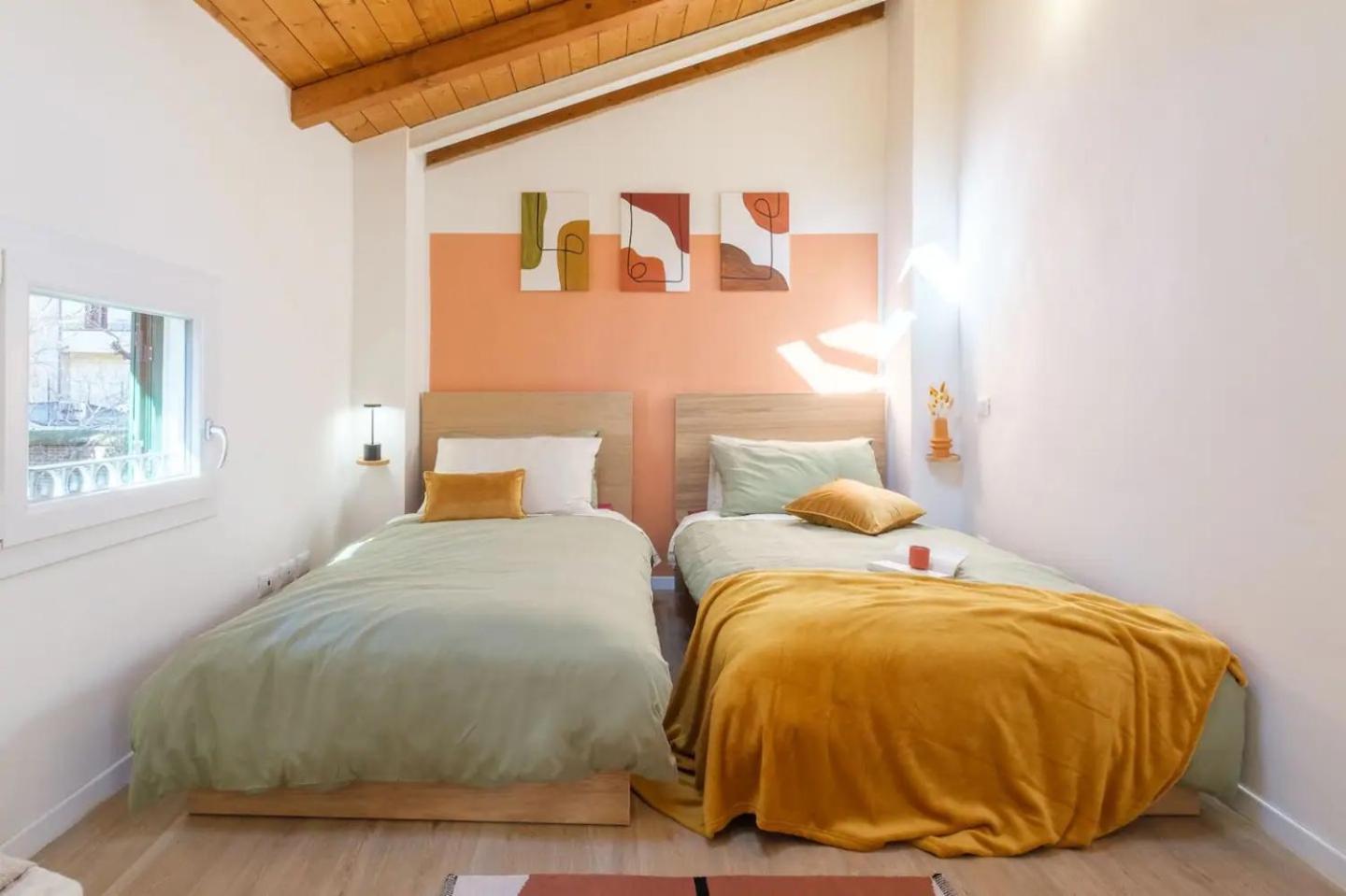 Charming Vintage By Piazza Maggiore With Garden Apartment Bologna