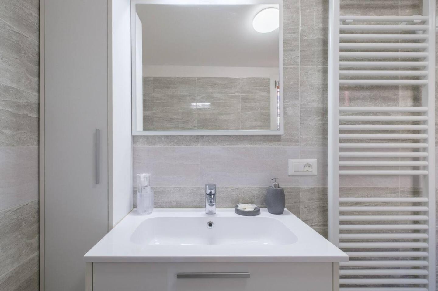 Charming Vintage By Piazza Maggiore With Garden Apartment *