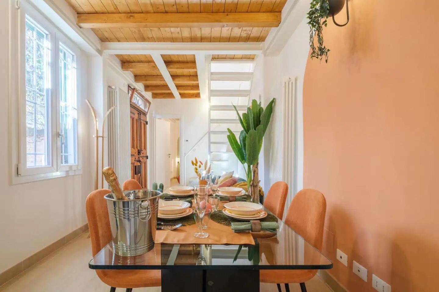 Charming Vintage By Piazza Maggiore With Garden *
