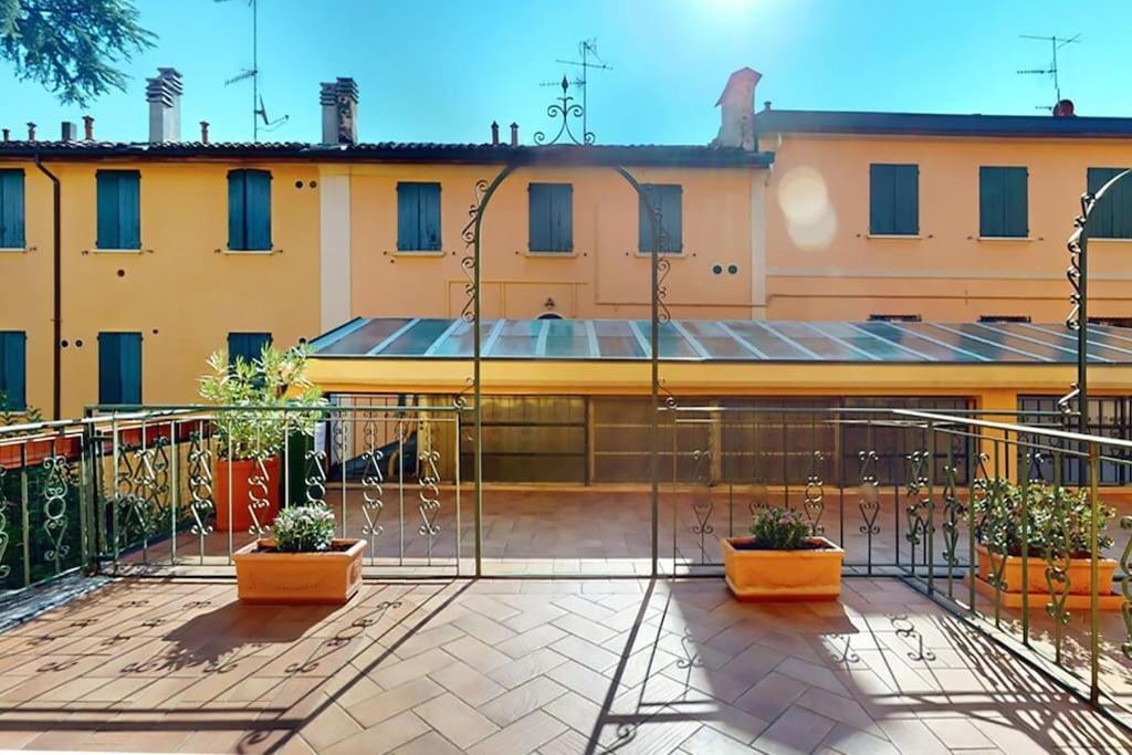 Int 13 - Della Corte By San Luca * Bologna