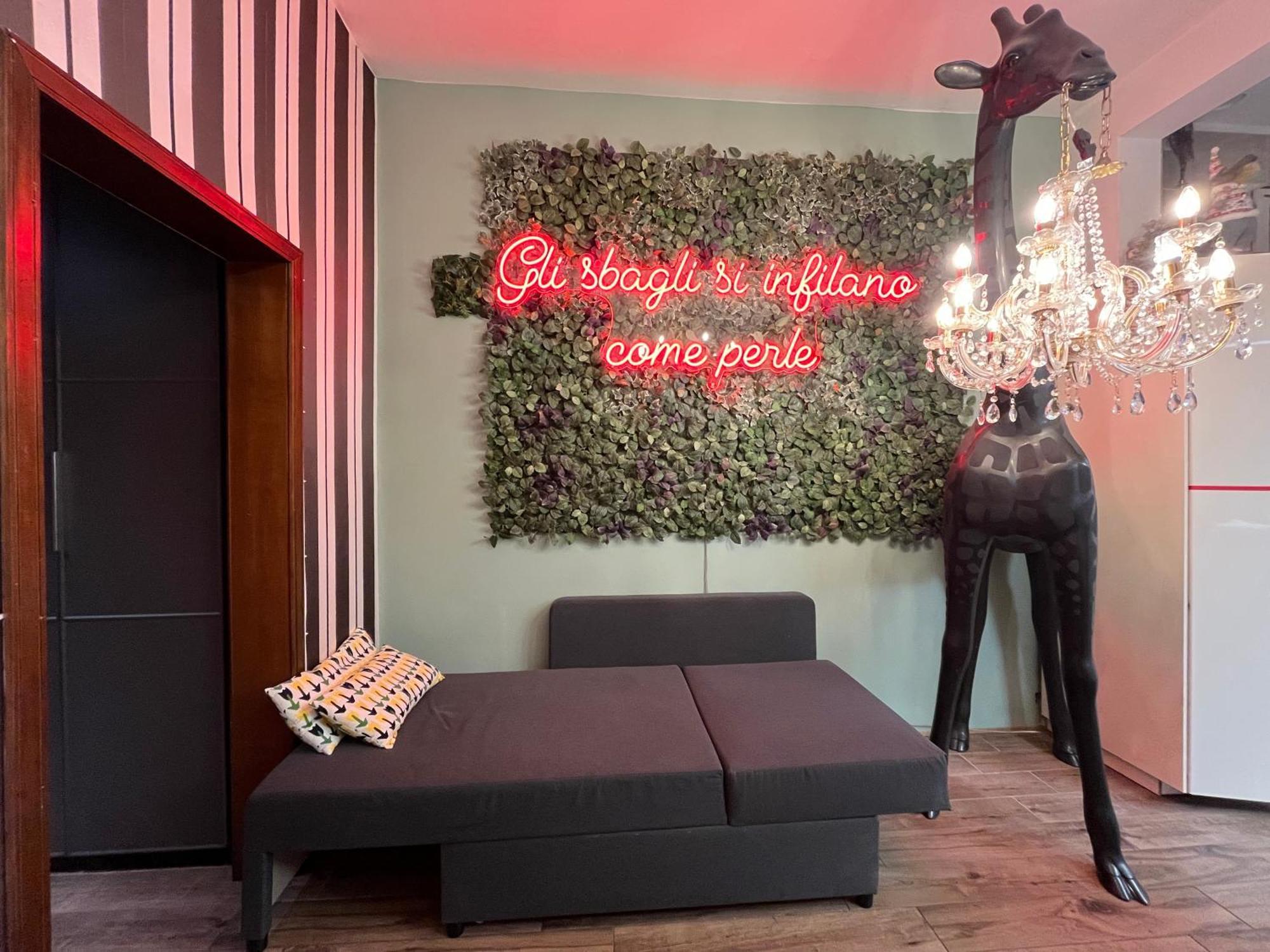 Giraffe Art Ducati Blq Apartment *
