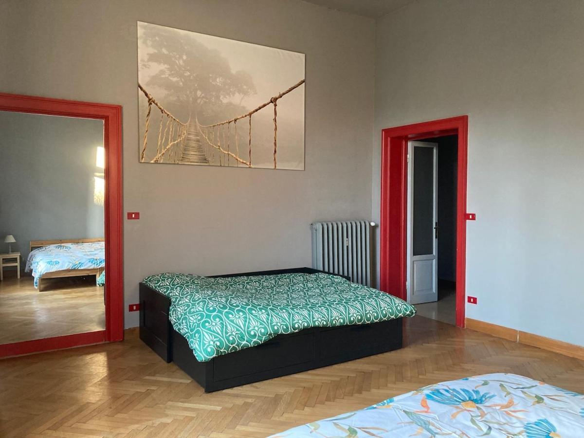 The Window On The Courtyard, Entire - La Finestra Sul Cortile, Intero Apartment