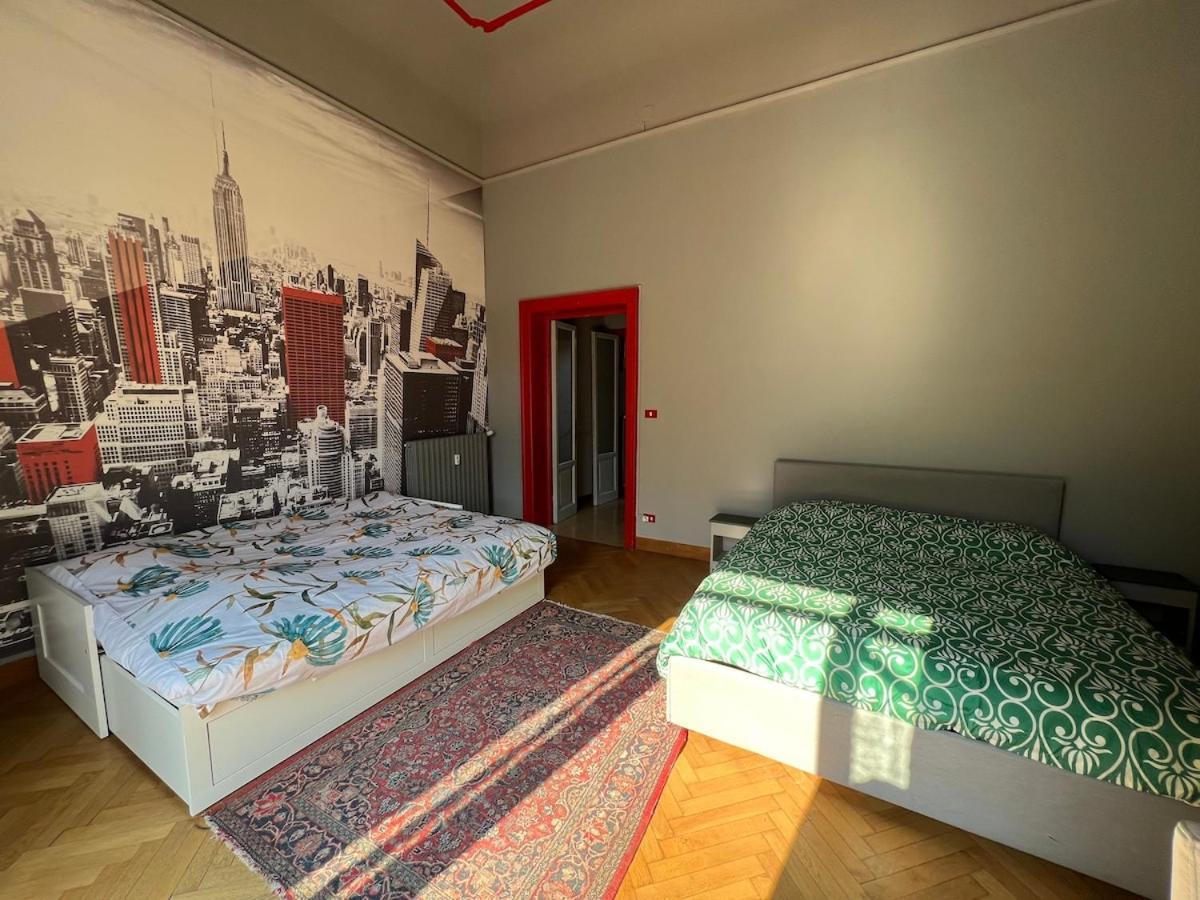 The Window On The Courtyard, Entire - La Finestra Sul Cortile, Intero Apartment *