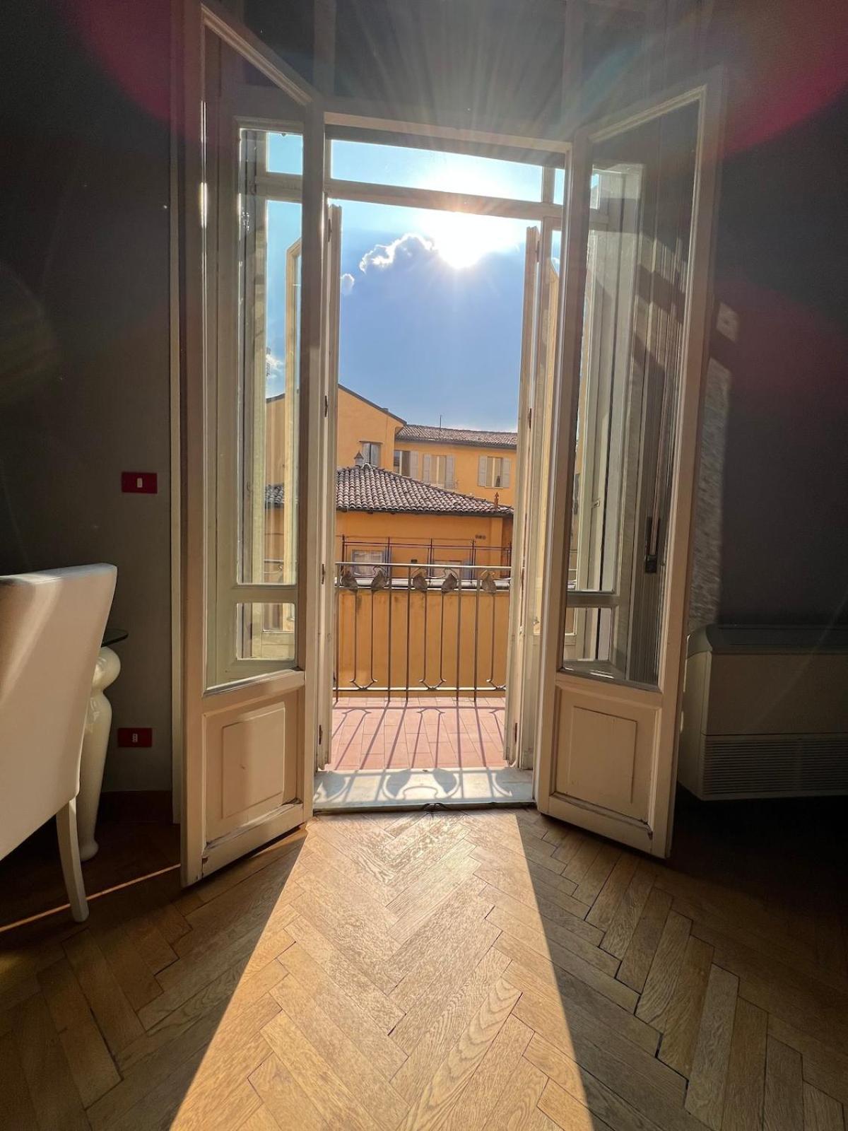 The Window On The Courtyard, Entire - La Finestra Sul Cortile, Intero