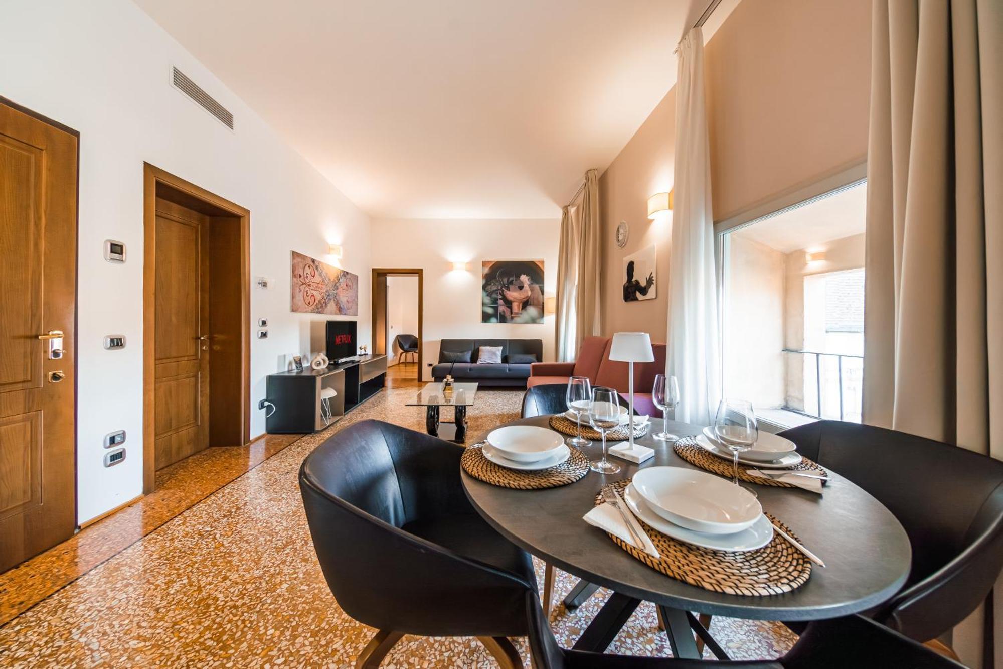 Apartment Immobo Arcadian - Piazza Maggiore View Bologna
