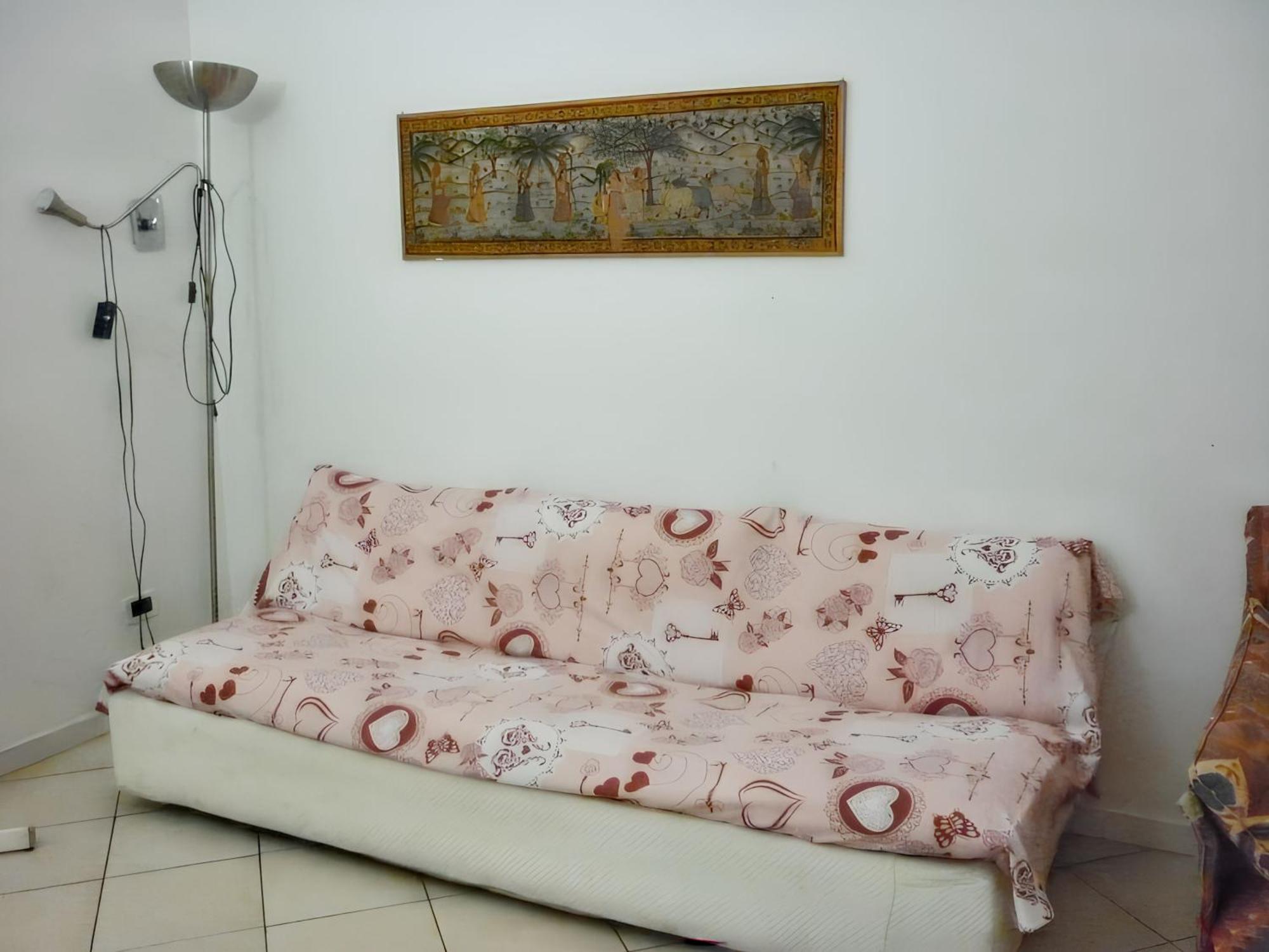 Spacious In The Heart Of - 2 Bedrooms Apartment *
