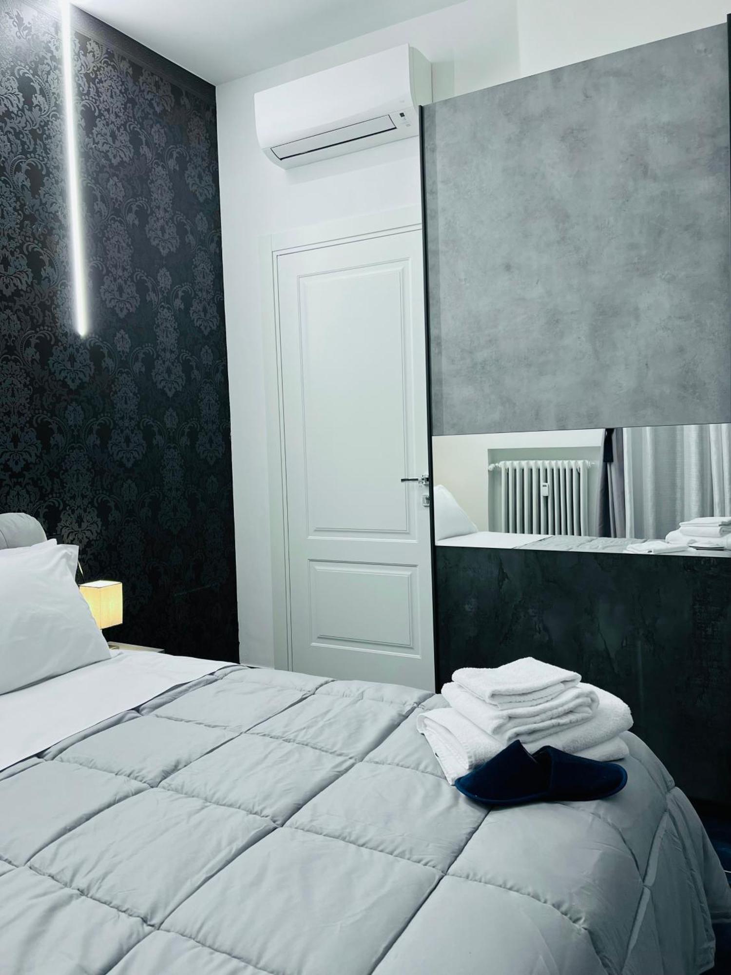 Seven Nights Bed & Breakfast Bologna