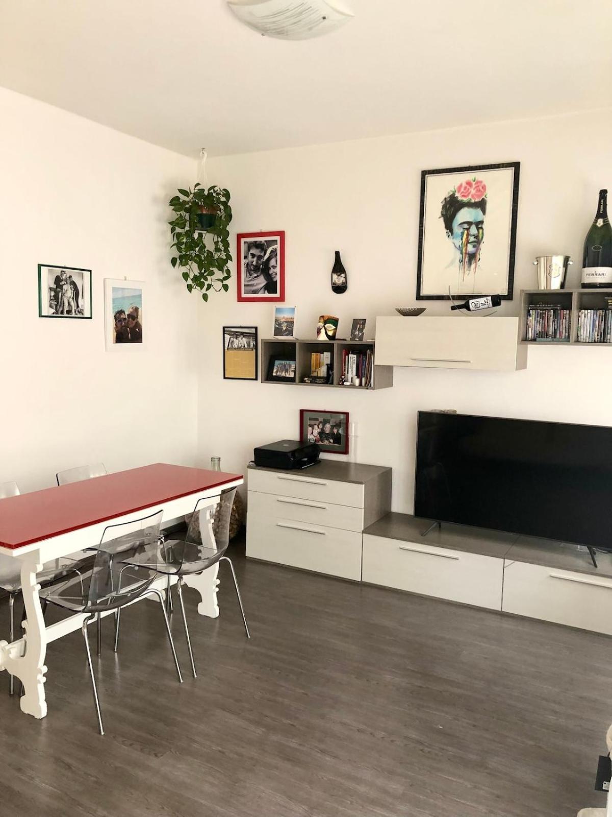 Cozy And Deluxe Minutes From Downtown
