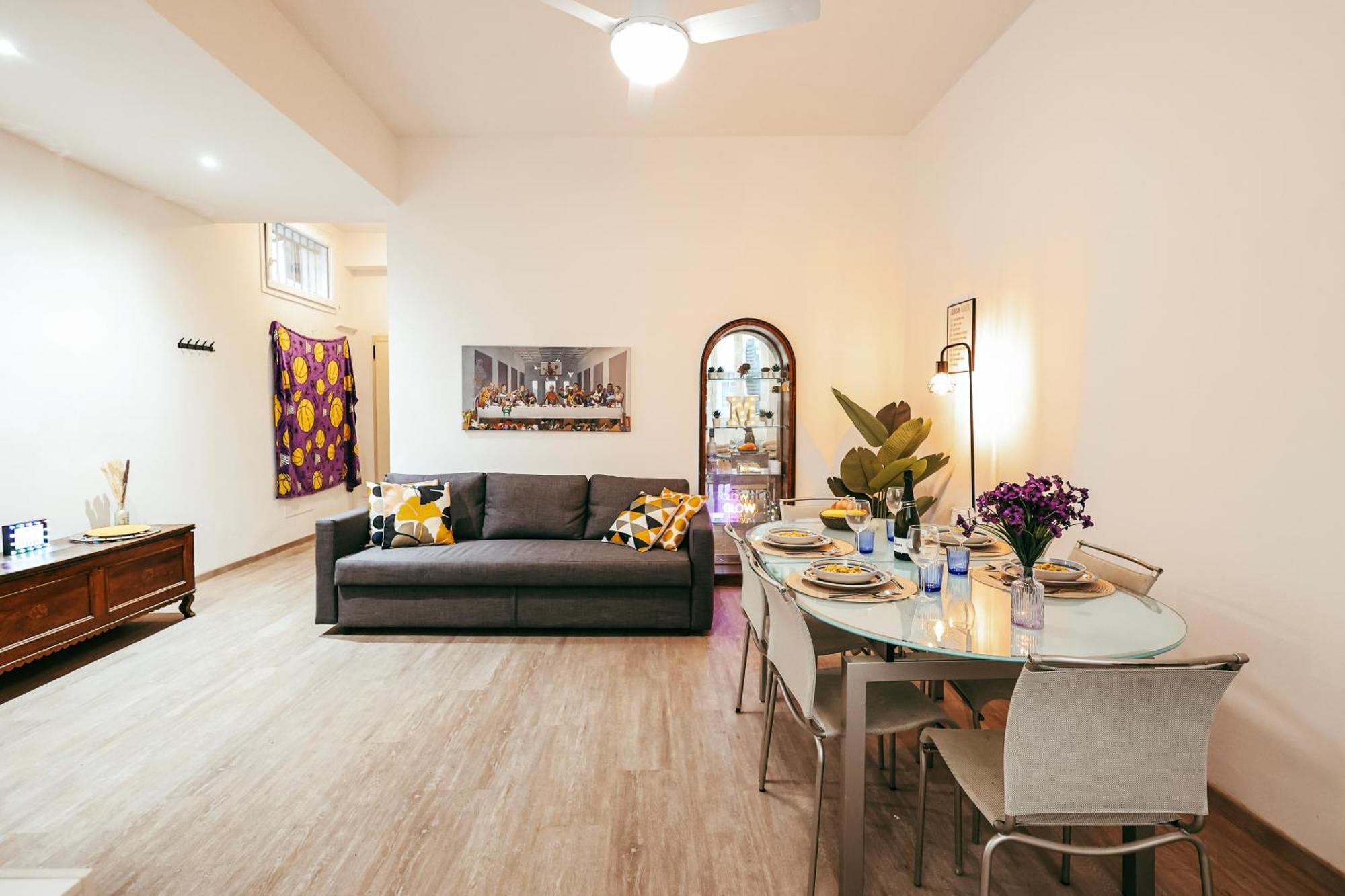 The Superstars - Old Town Apartment