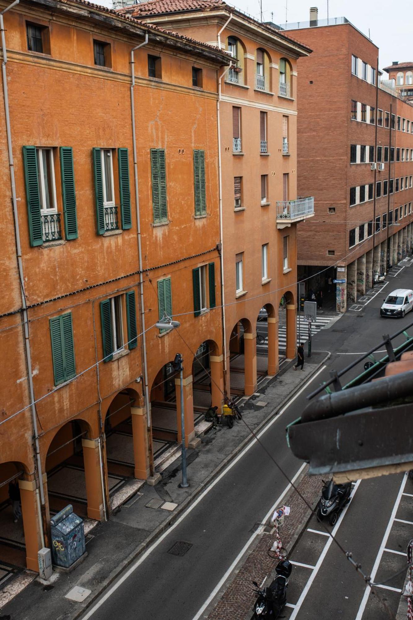 Apartment Morgana Guarda Il Canale - Centro Storico - Finestrella -indipendenza - Piazza 8 Agosto - Stazione Bologna