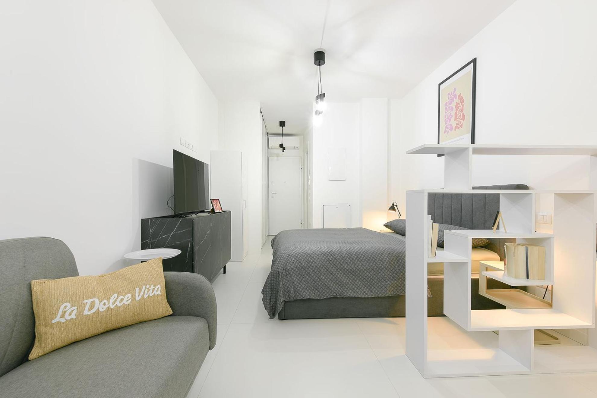 Queen Mary Rose For Medium Rent Apartment