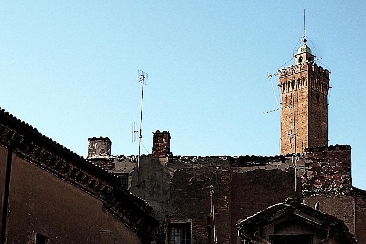 Garisenda Family Bologna