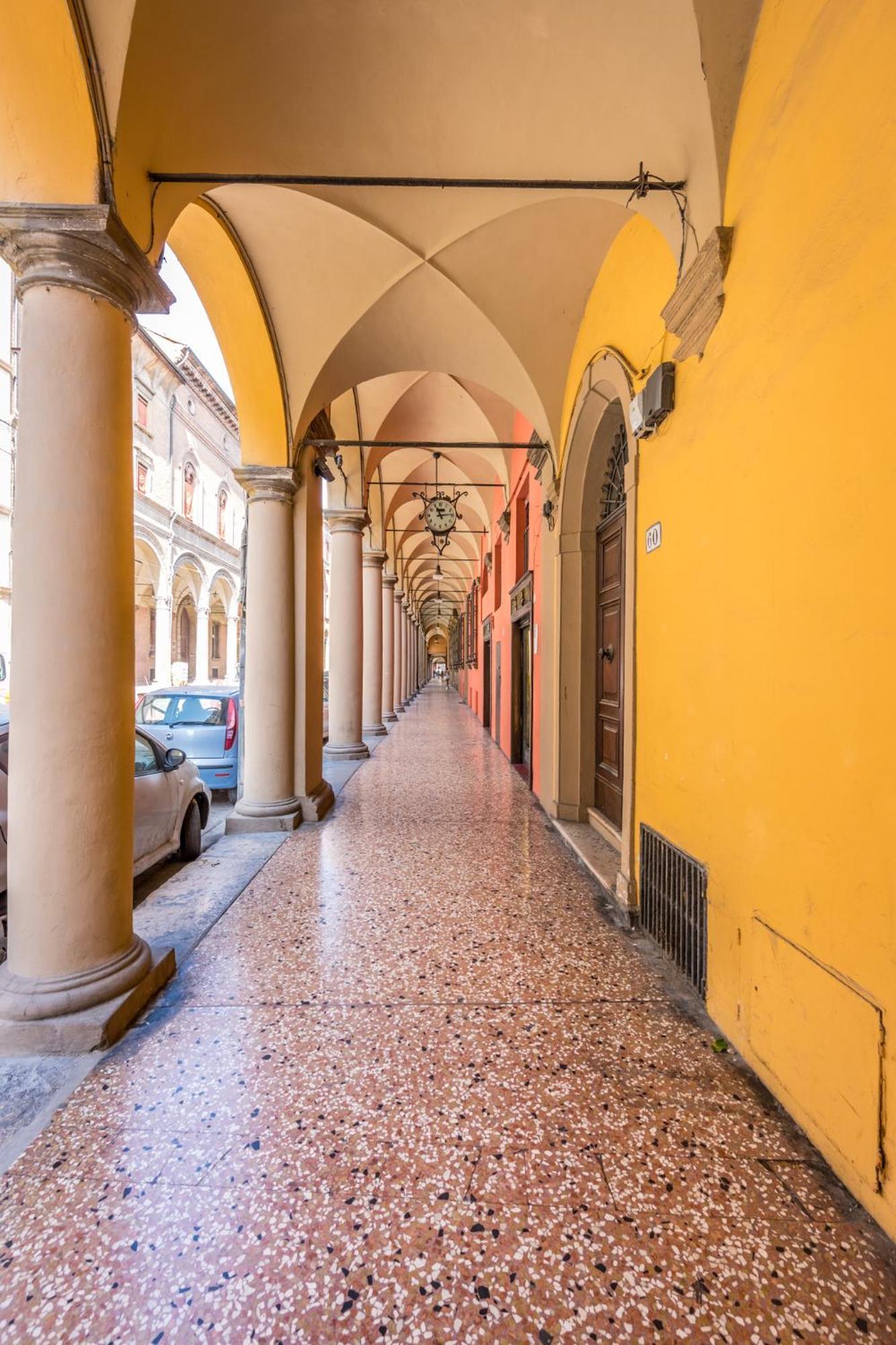 Ab - Via Santo Stefano 62 *