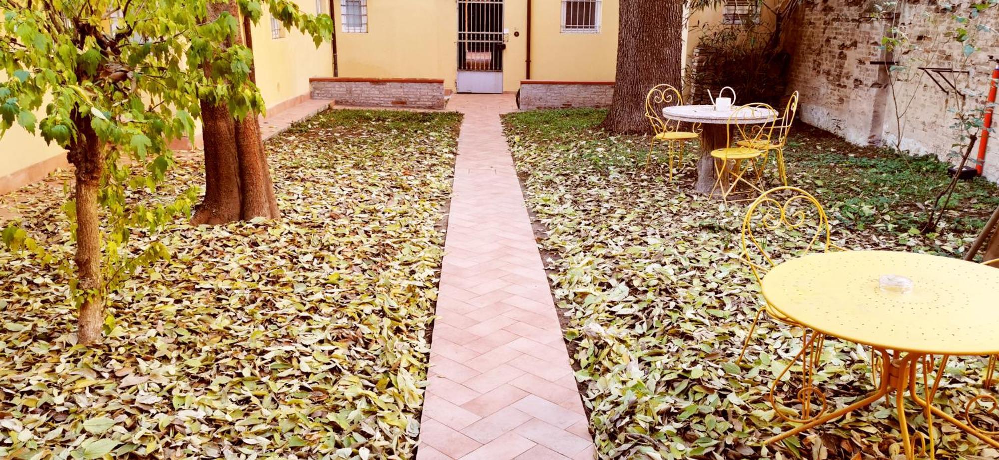 Charming Vintage By Piazza Maggiore With Garden Apartment Bologna