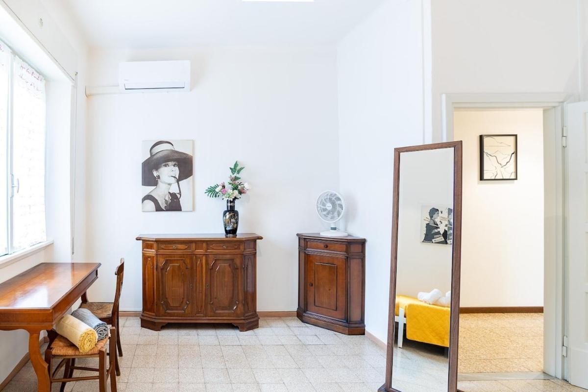Private Parking 3bd Near Piazza Carducci Apartment *