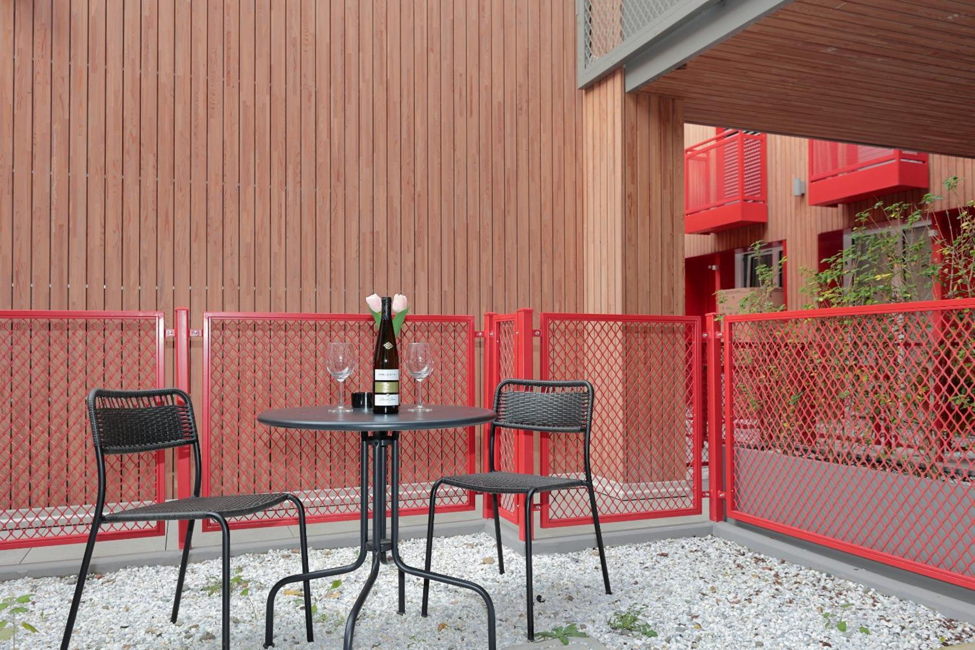 Apartment Mascarella - Elegante Design Con Patio Nel Centro Storico